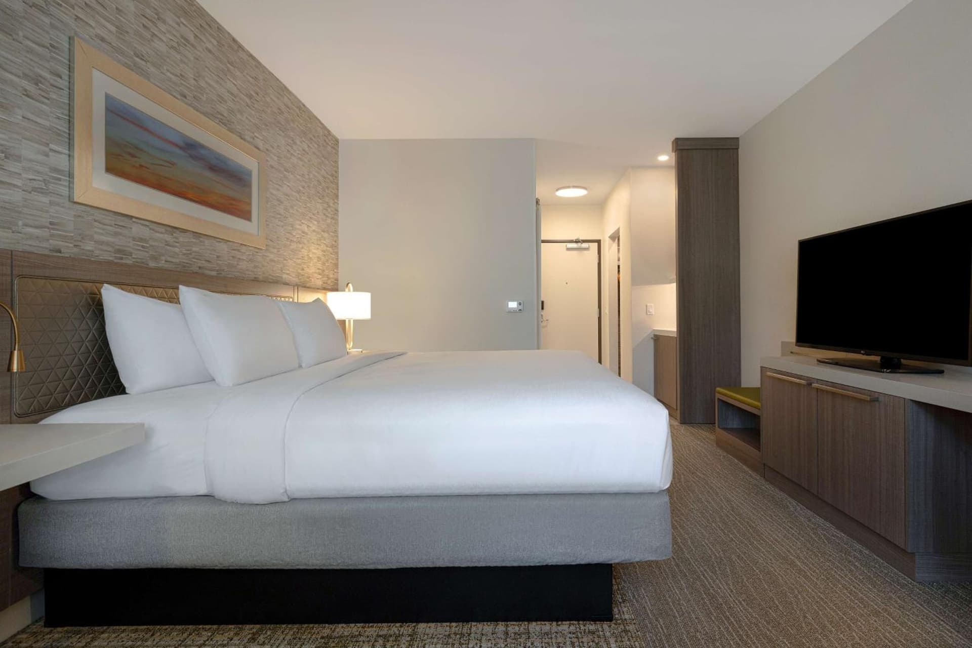 Hilton Garden Inn Temecula property views in Temecula, CA — gallery photo 3