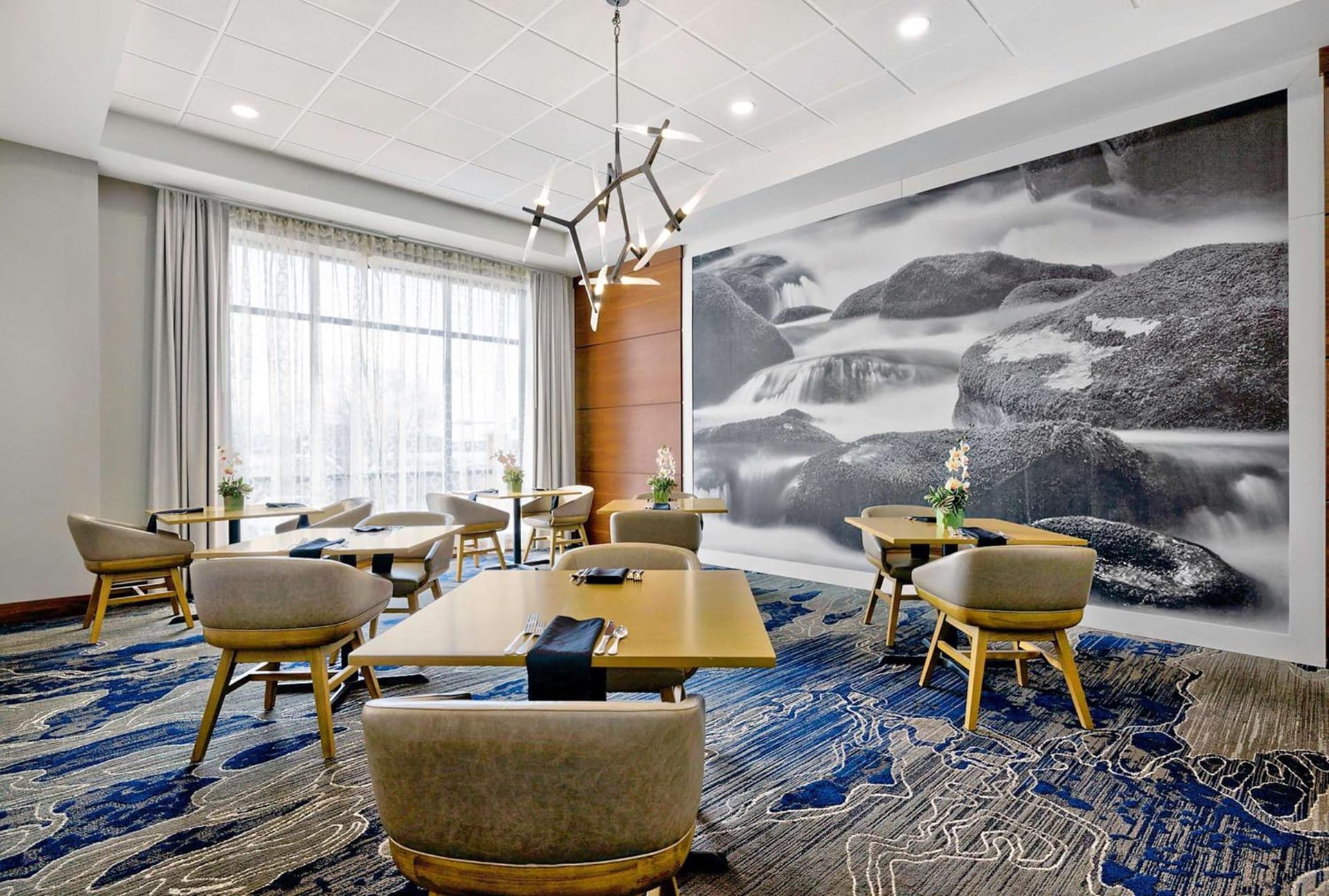 DoubleTree by Hilton Davenport gallery photo in Davenport, IA — image 36