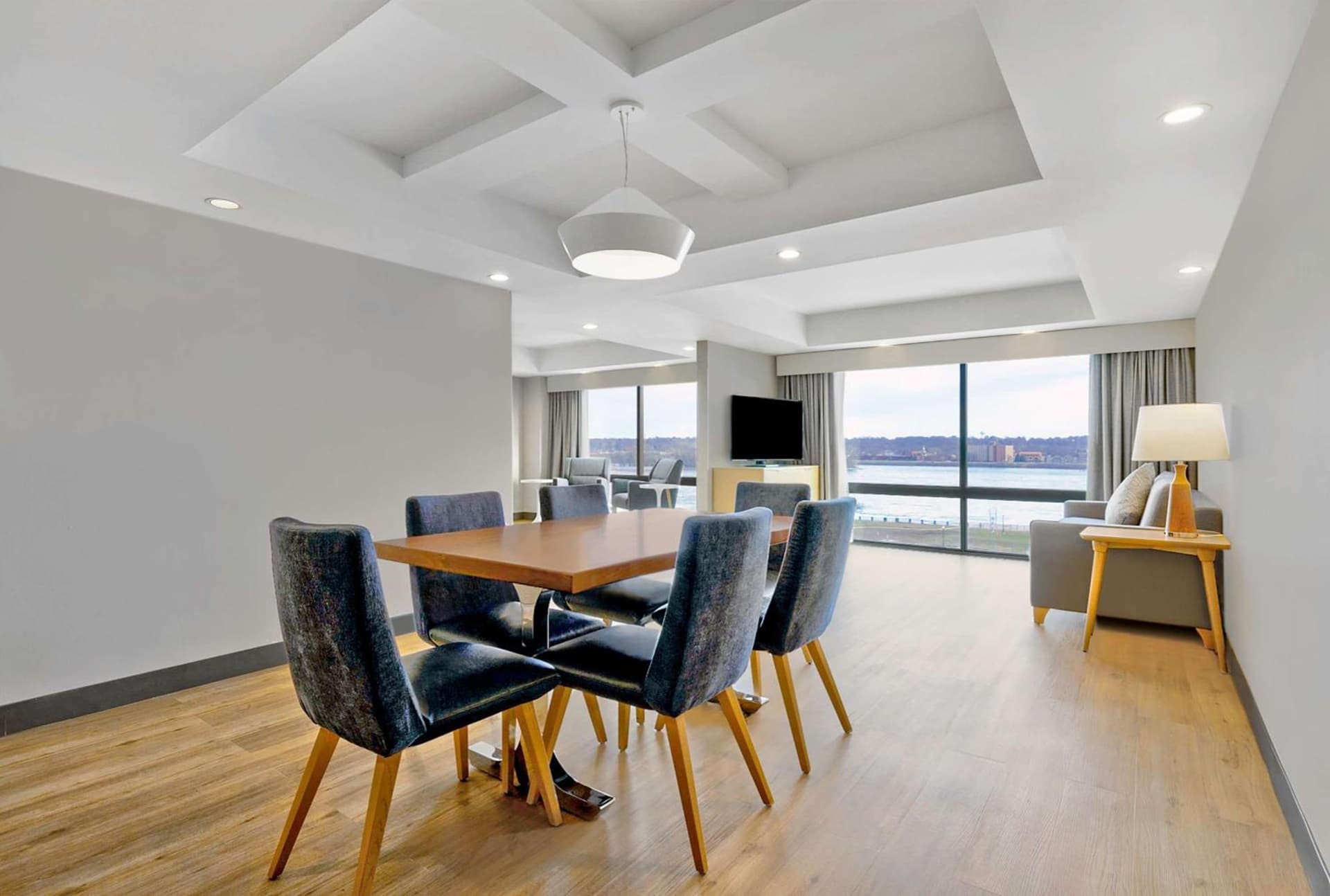 DoubleTree by Hilton Davenport gallery photo in Davenport, IA — image 30