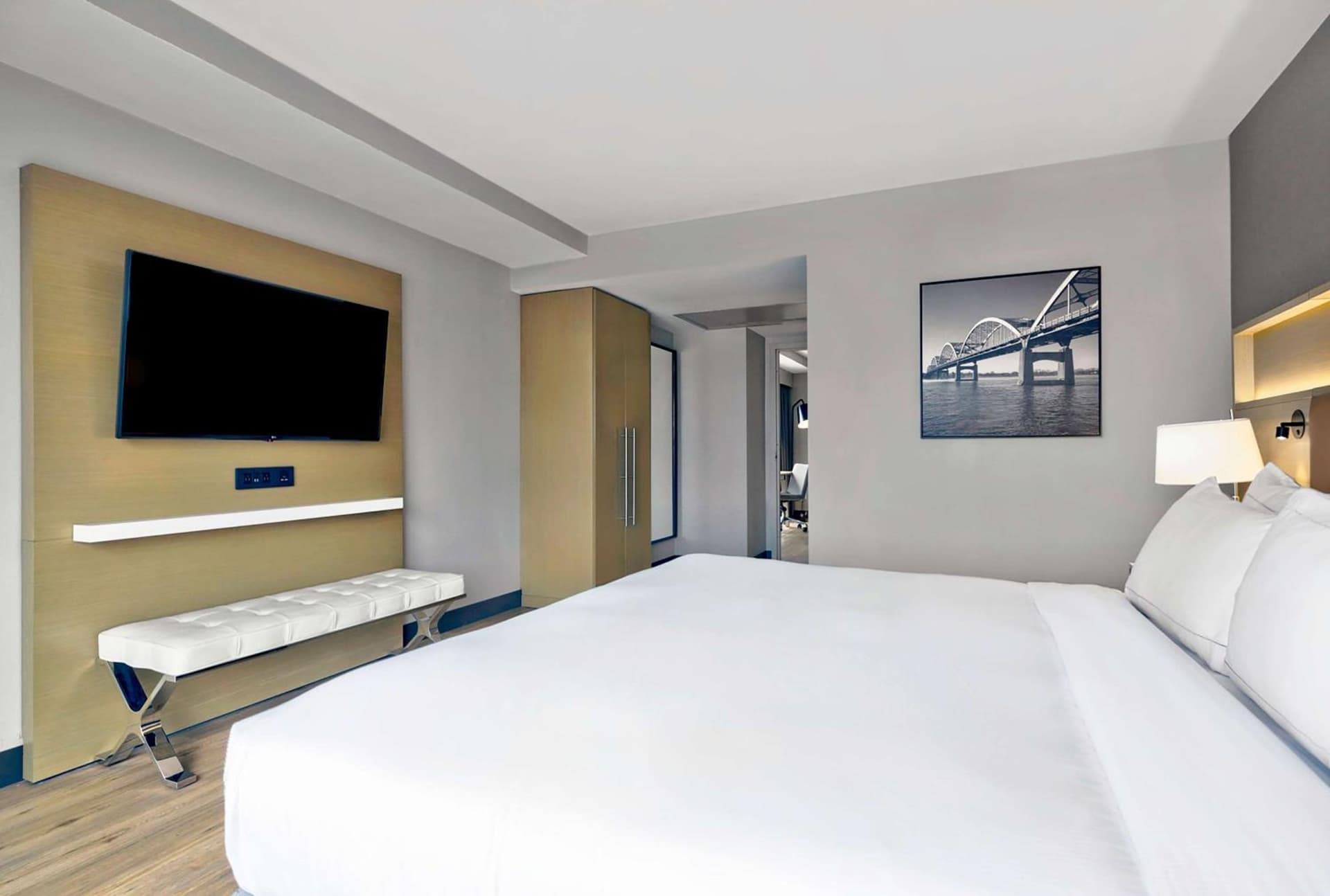 DoubleTree by Hilton Davenport gallery photo in Davenport, IA — image 81