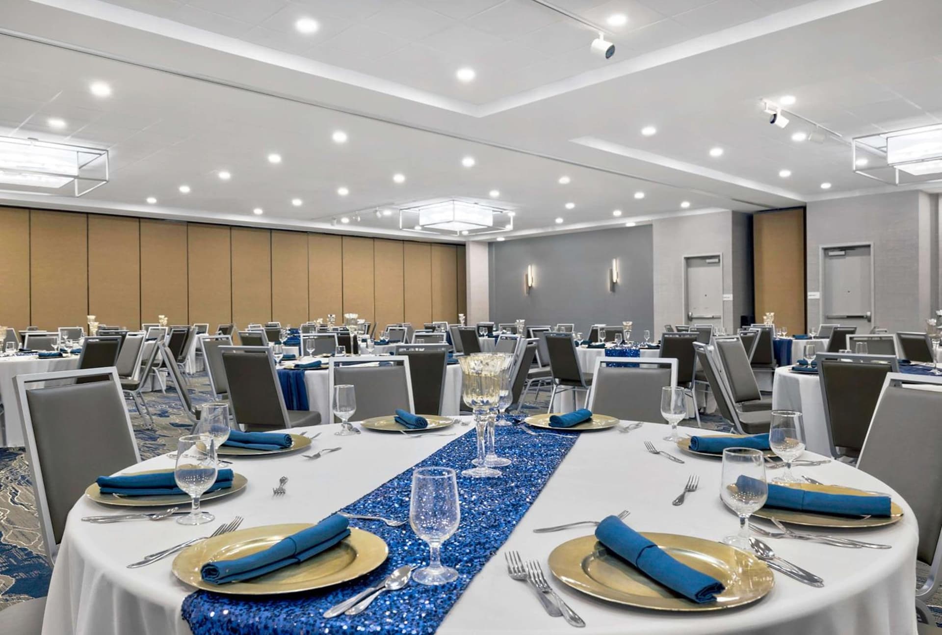 DoubleTree by Hilton Davenport gallery photo in Davenport, IA — image 75