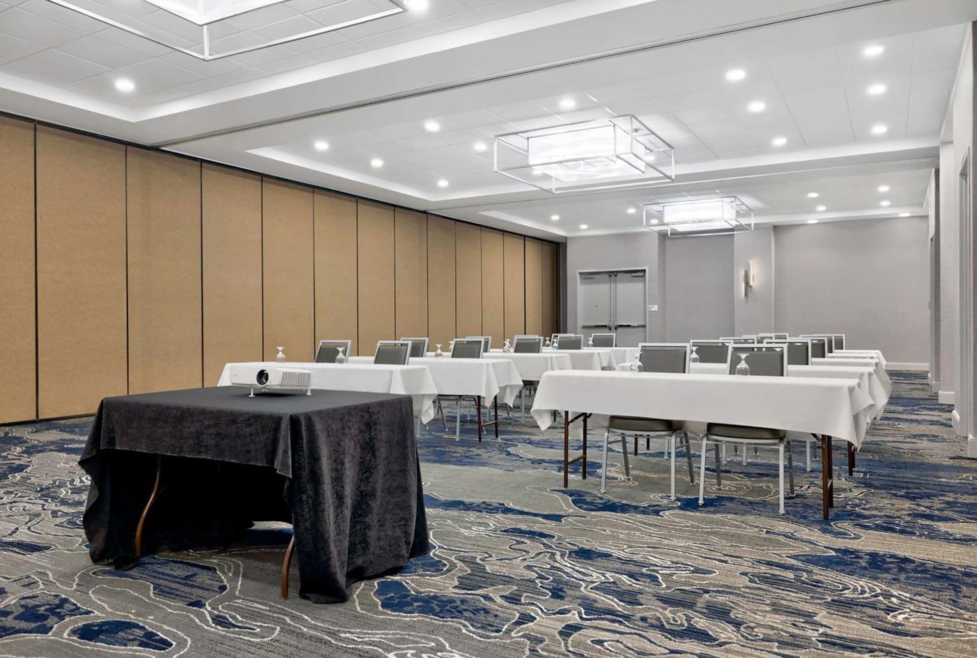 DoubleTree by Hilton Davenport gallery photo in Davenport, IA — image 11