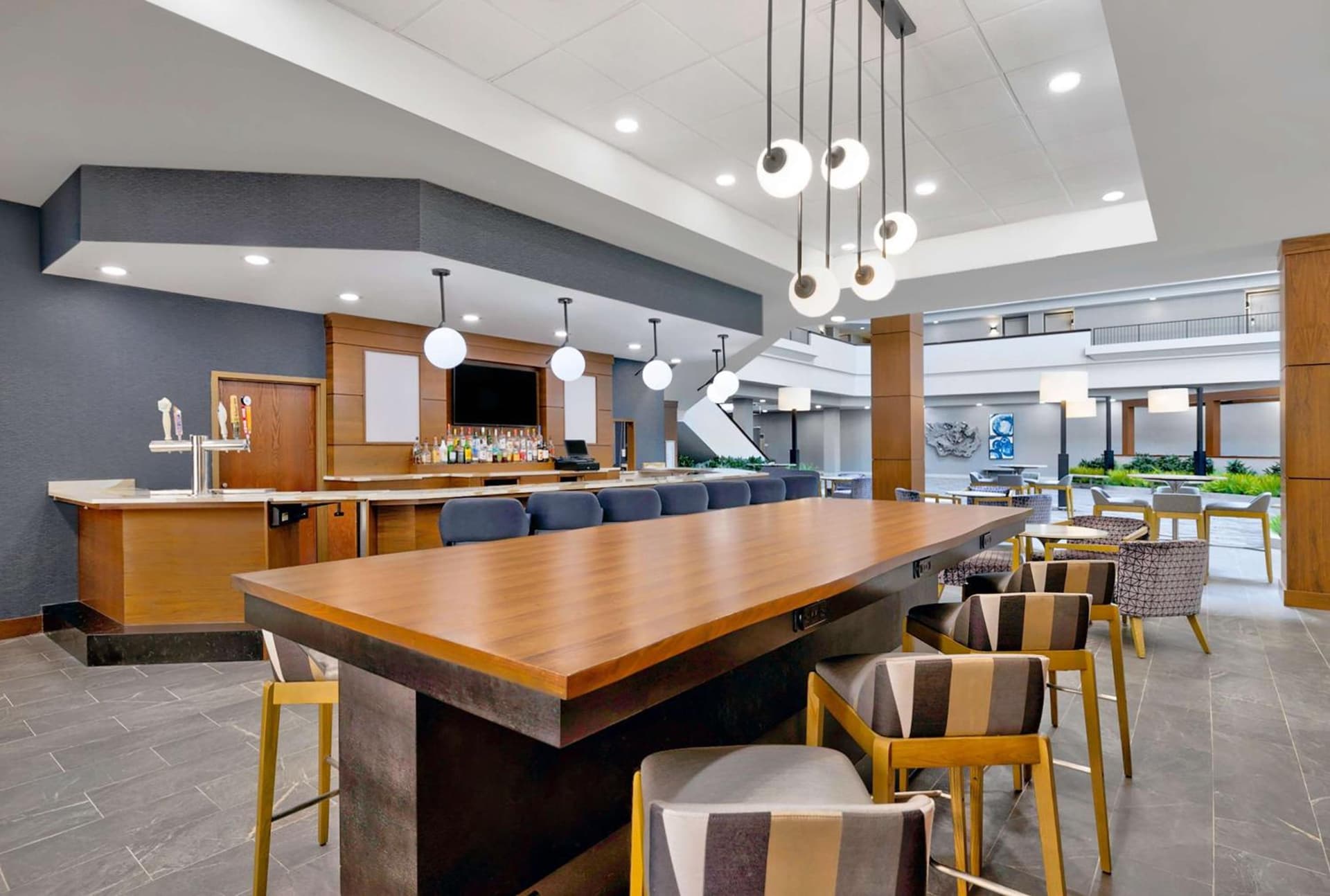 DoubleTree by Hilton Davenport gallery photo in Davenport, IA — image 25