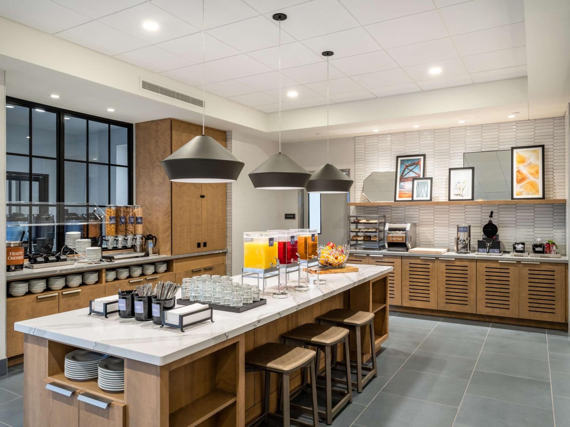Homewood Suites By Hilton Toledo Downtown interior in Toledo, OH — gallery photo 2