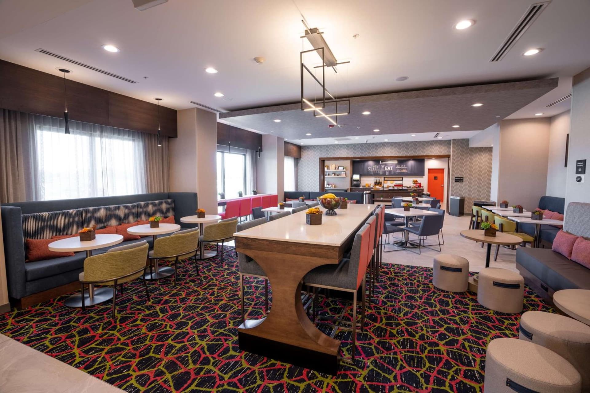 Hampton Inn By Hilton Huntley Chicago interior in Huntley, IL — gallery photo 2