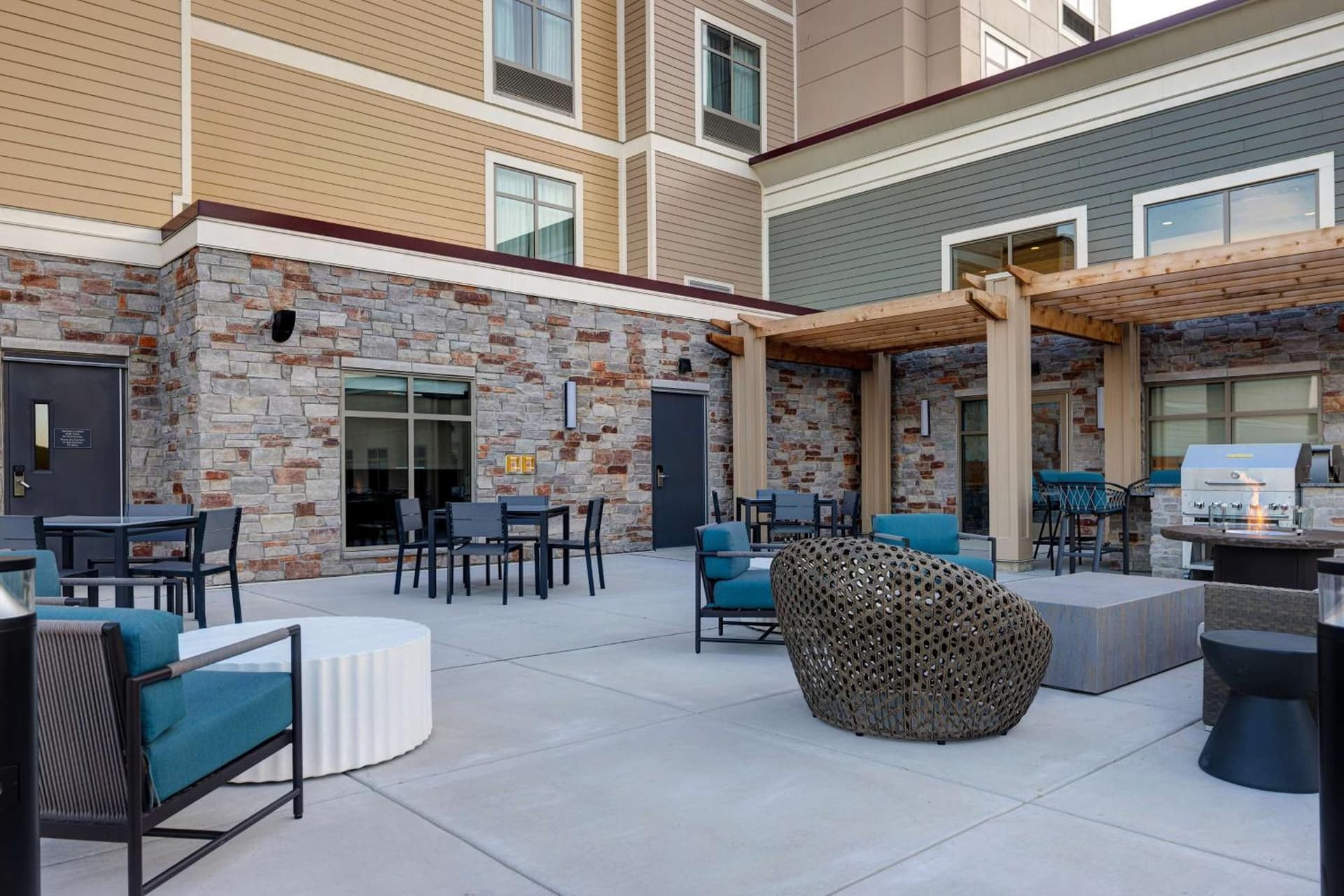 Homewood Suites By Hilton Oak Creek Milwaukee gallery photo in Oak Creek, WI — image 7