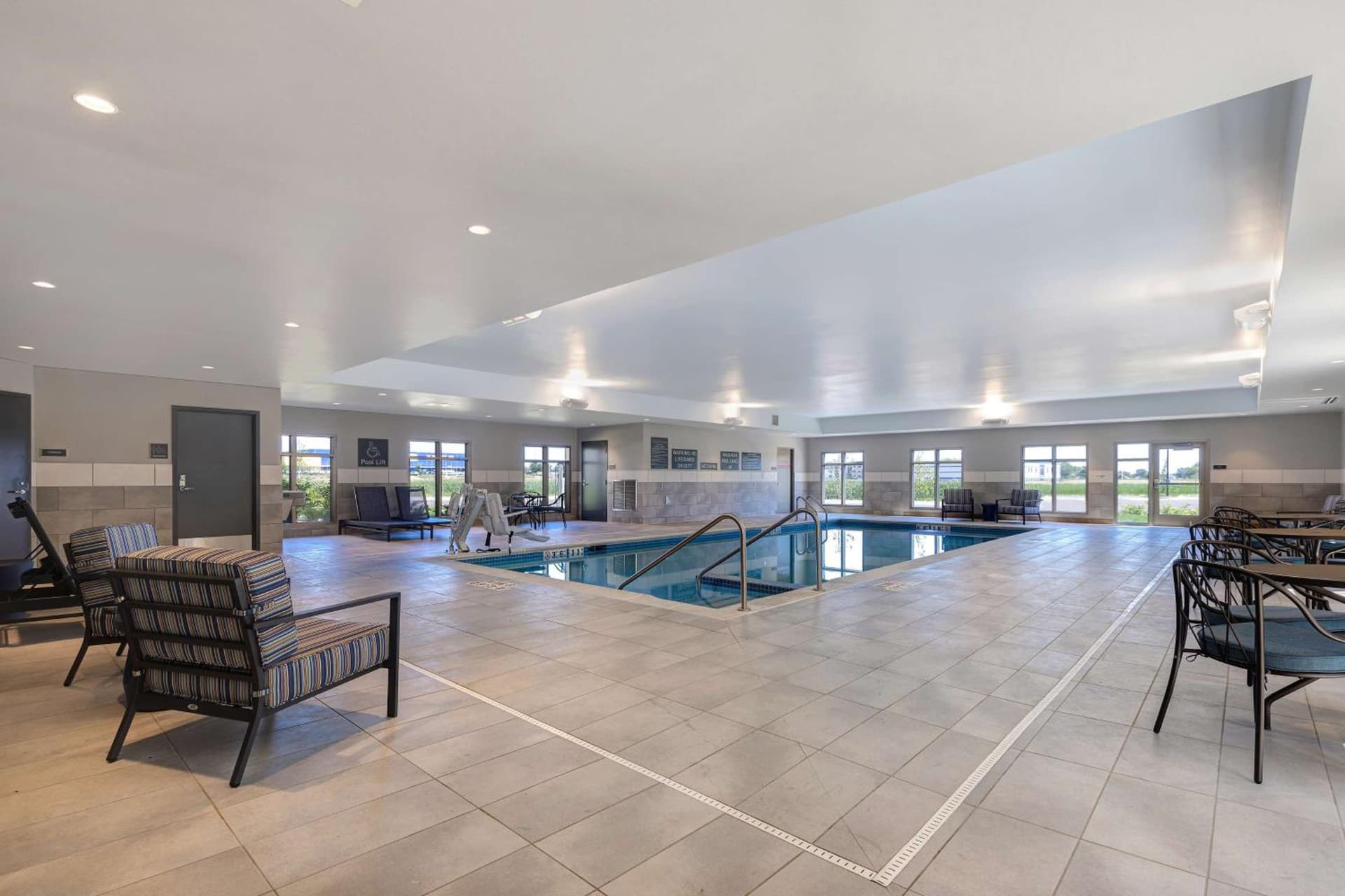 Homewood Suites By Hilton Oak Creek Milwaukee gallery photo in Oak Creek, WI — image 17