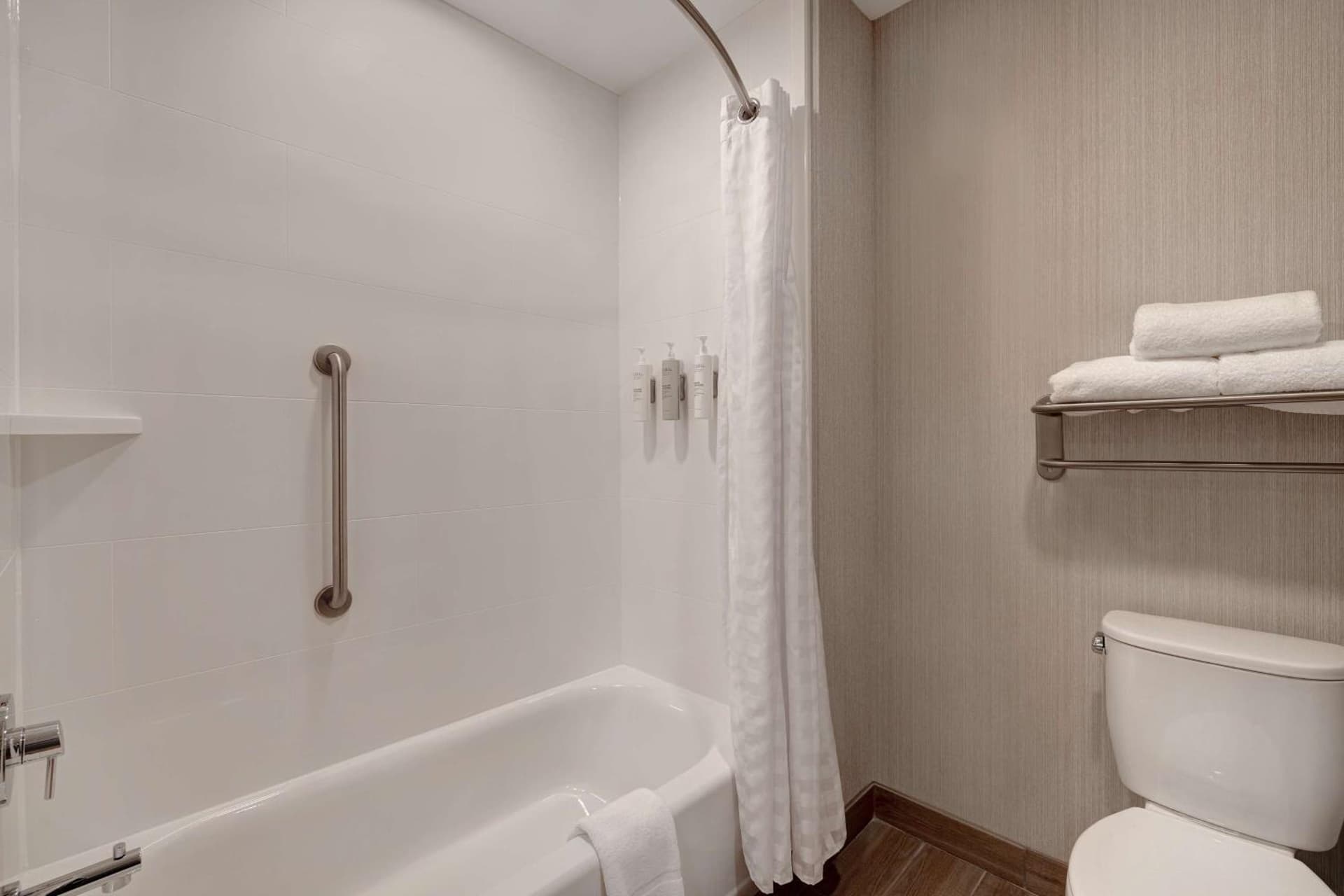 Homewood Suites By Hilton Oak Creek Milwaukee gallery photo in Oak Creek, WI — image 43