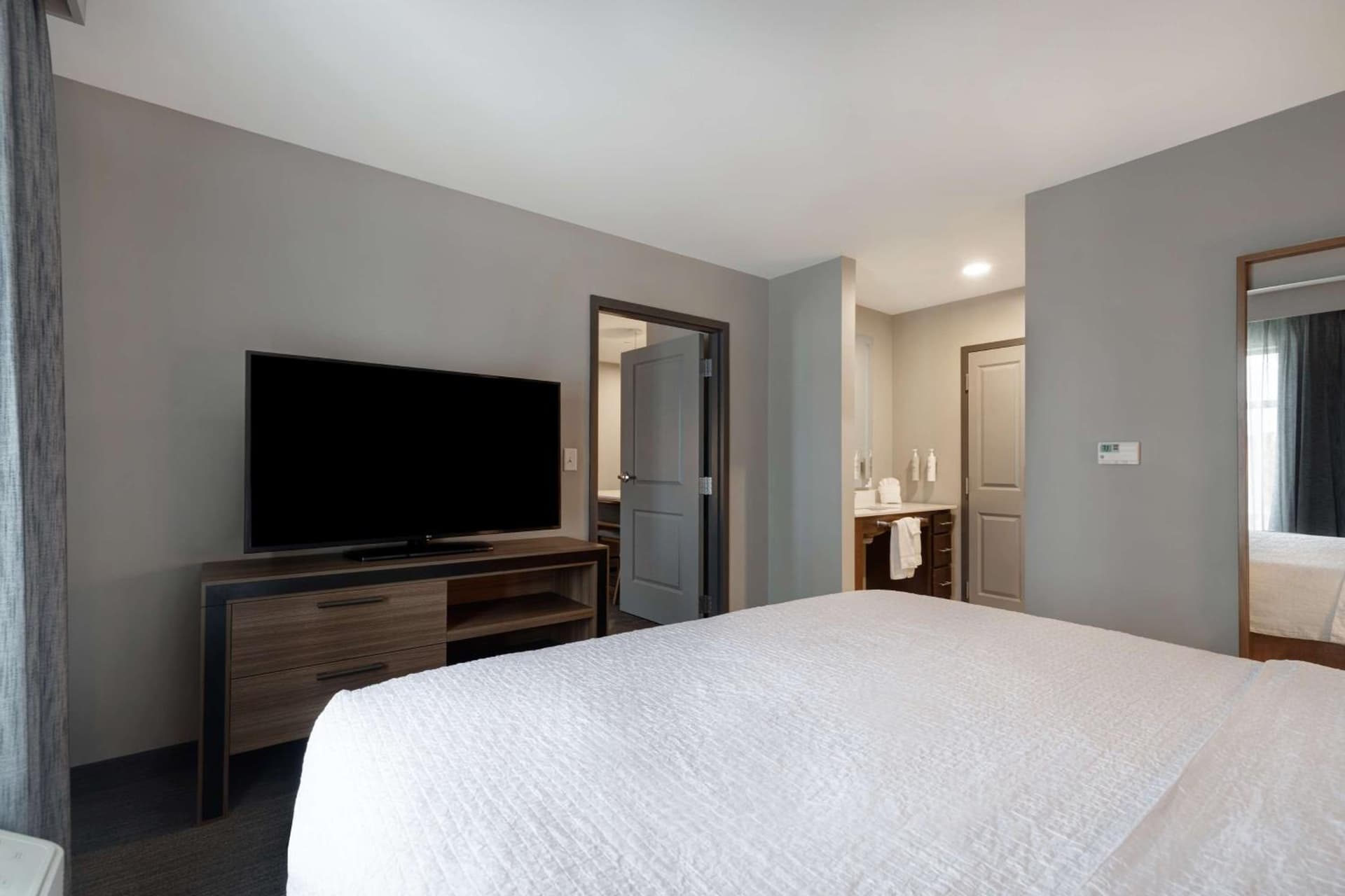 Homewood Suites By Hilton Oak Creek Milwaukee gallery photo in Oak Creek, WI — image 8