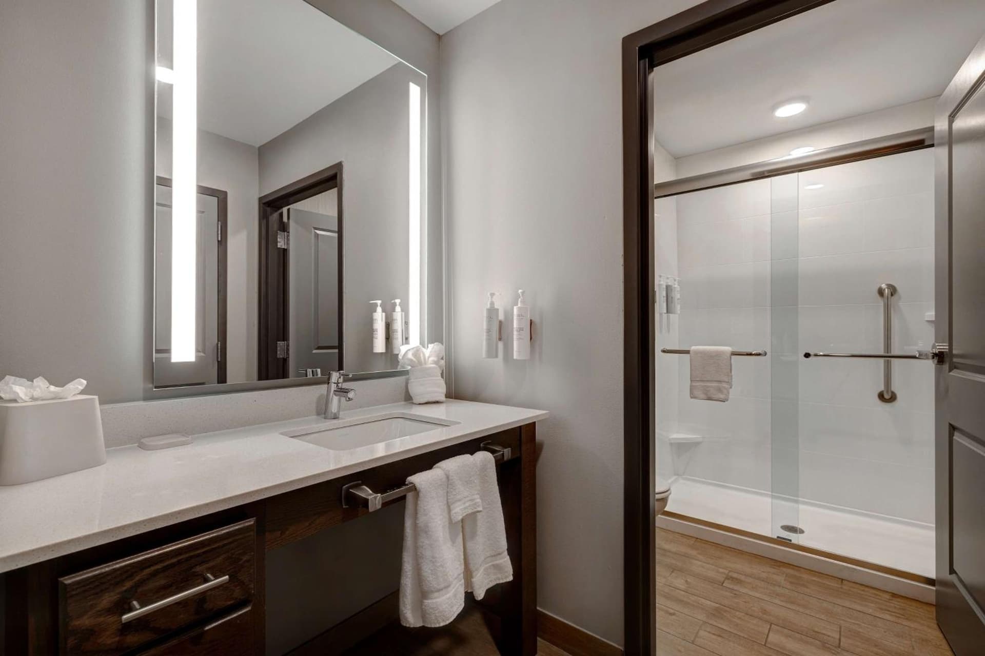 Homewood Suites By Hilton Oak Creek Milwaukee gallery photo in Oak Creek, WI — image 5