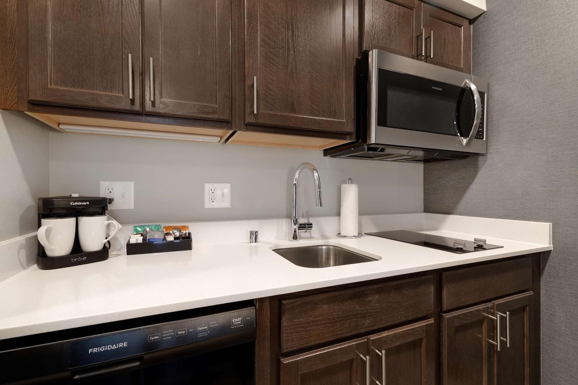 Homewood Suites By Hilton Oak Creek Milwaukee gallery photo in Oak Creek, WI — image 11