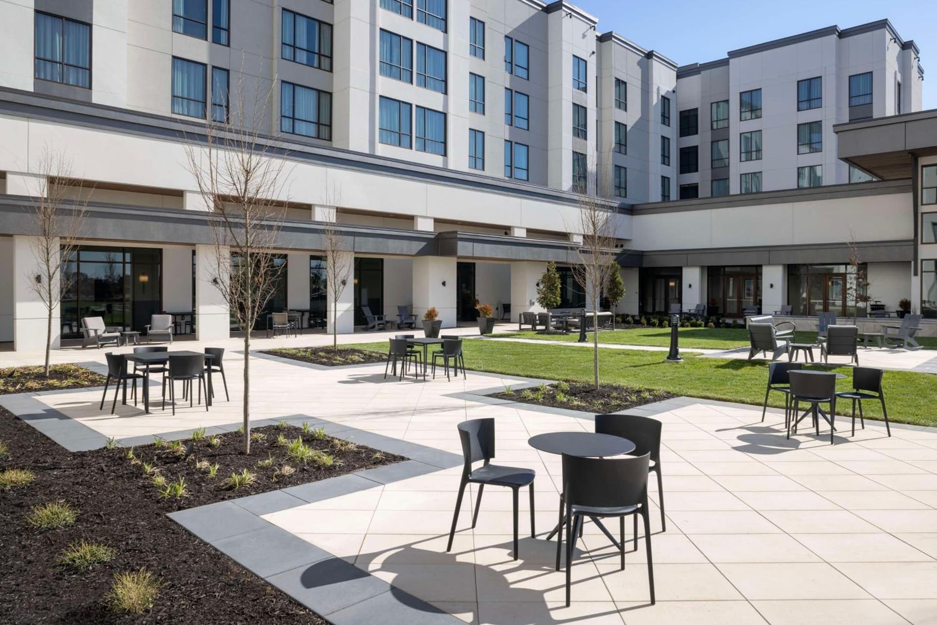 Embassy Suites By Hilton Bowling Green property views in Bowling Green, KY — gallery photo 3
