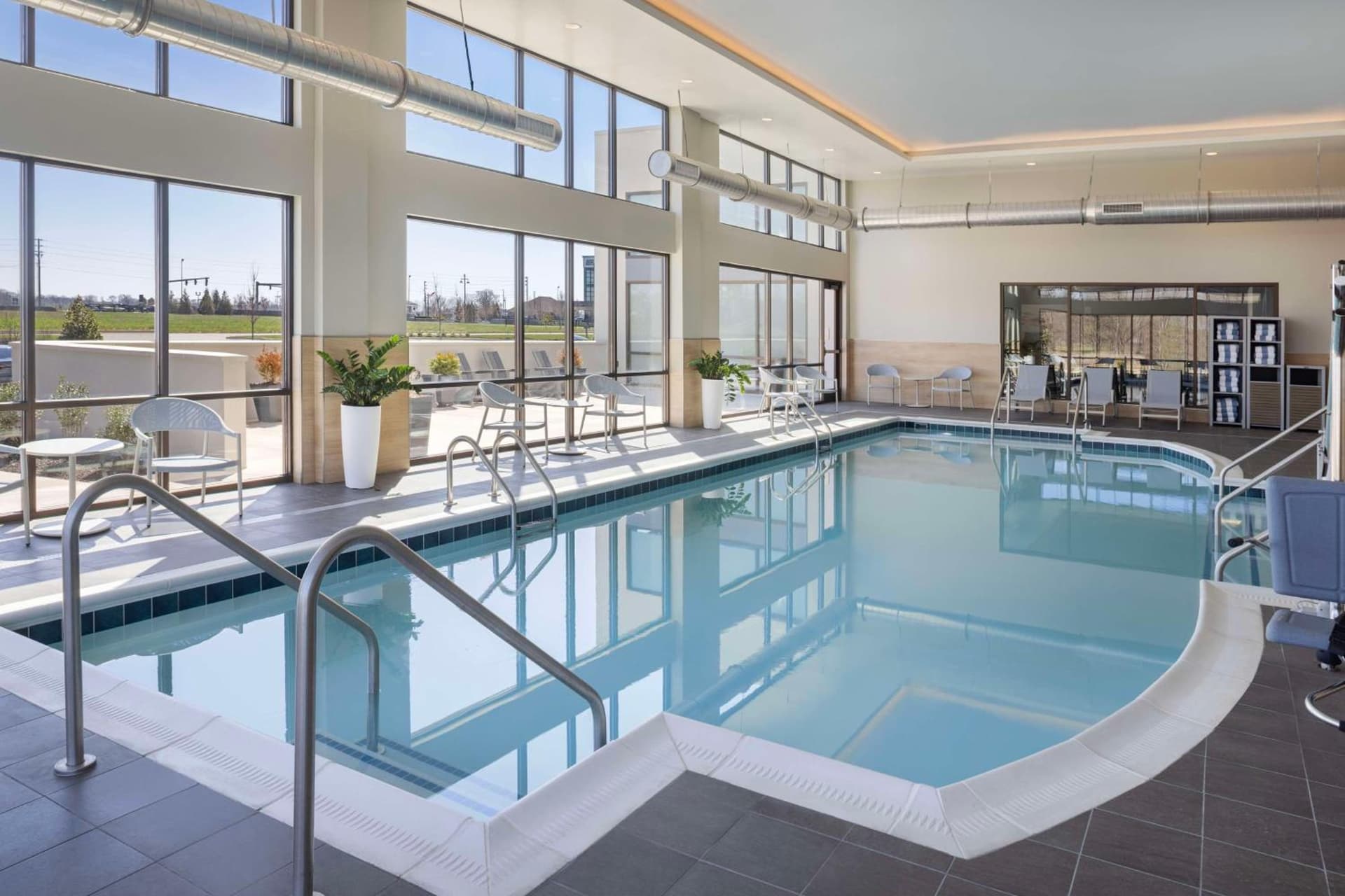 Embassy Suites By Hilton Bowling Green property views in Bowling Green, KY — gallery photo 3