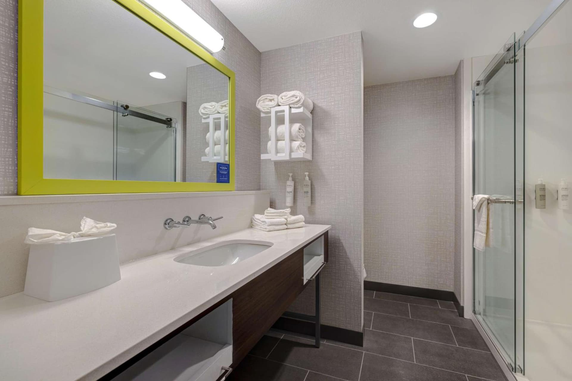 Hampton Inn & Suites Marina gallery photo in Marina, CA — image 47