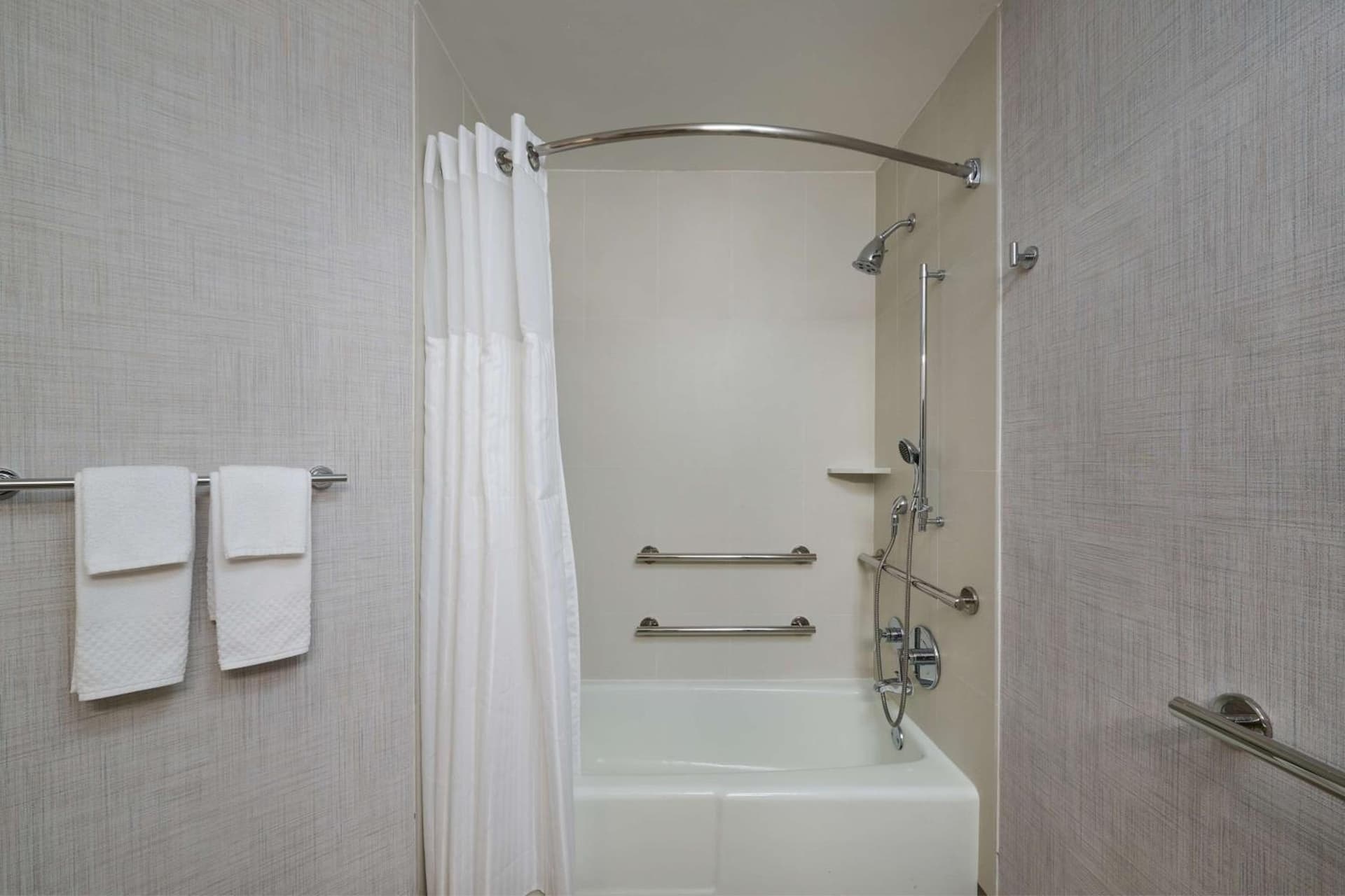 Doubletree by Hilton Buena Park gallery photo in Buena Park, CA — image 9