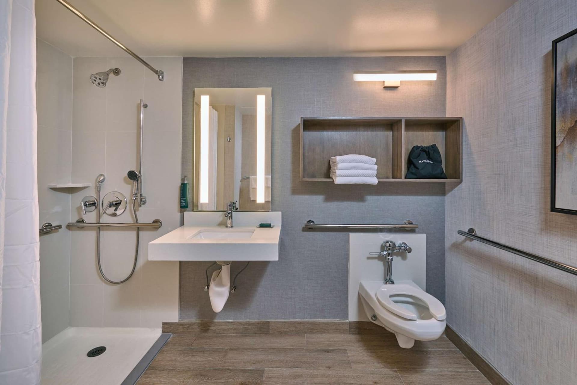 Doubletree by Hilton Buena Park gallery photo in Buena Park, CA — image 10