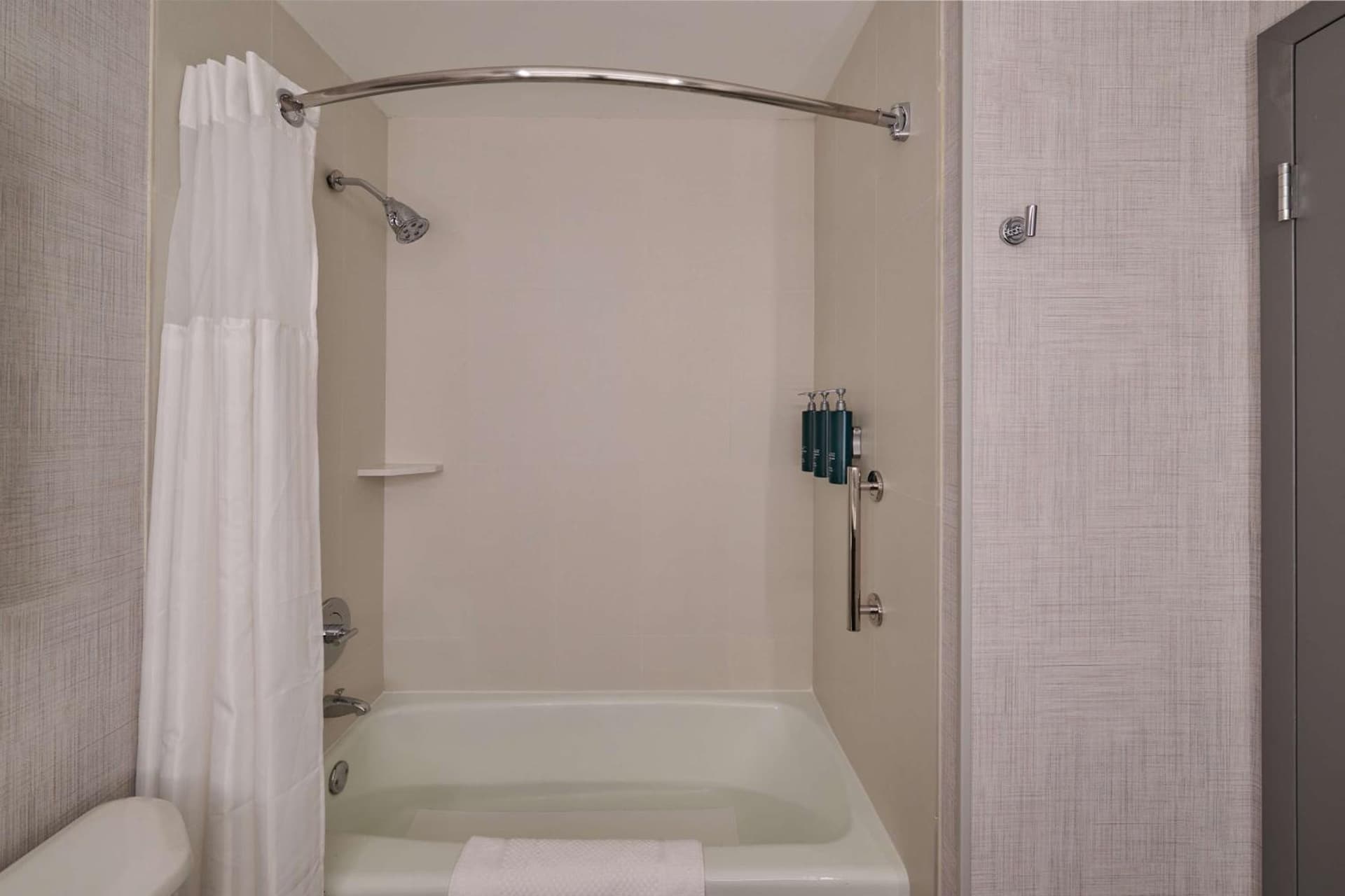 Doubletree by Hilton Buena Park gallery photo in Buena Park, CA — image 11