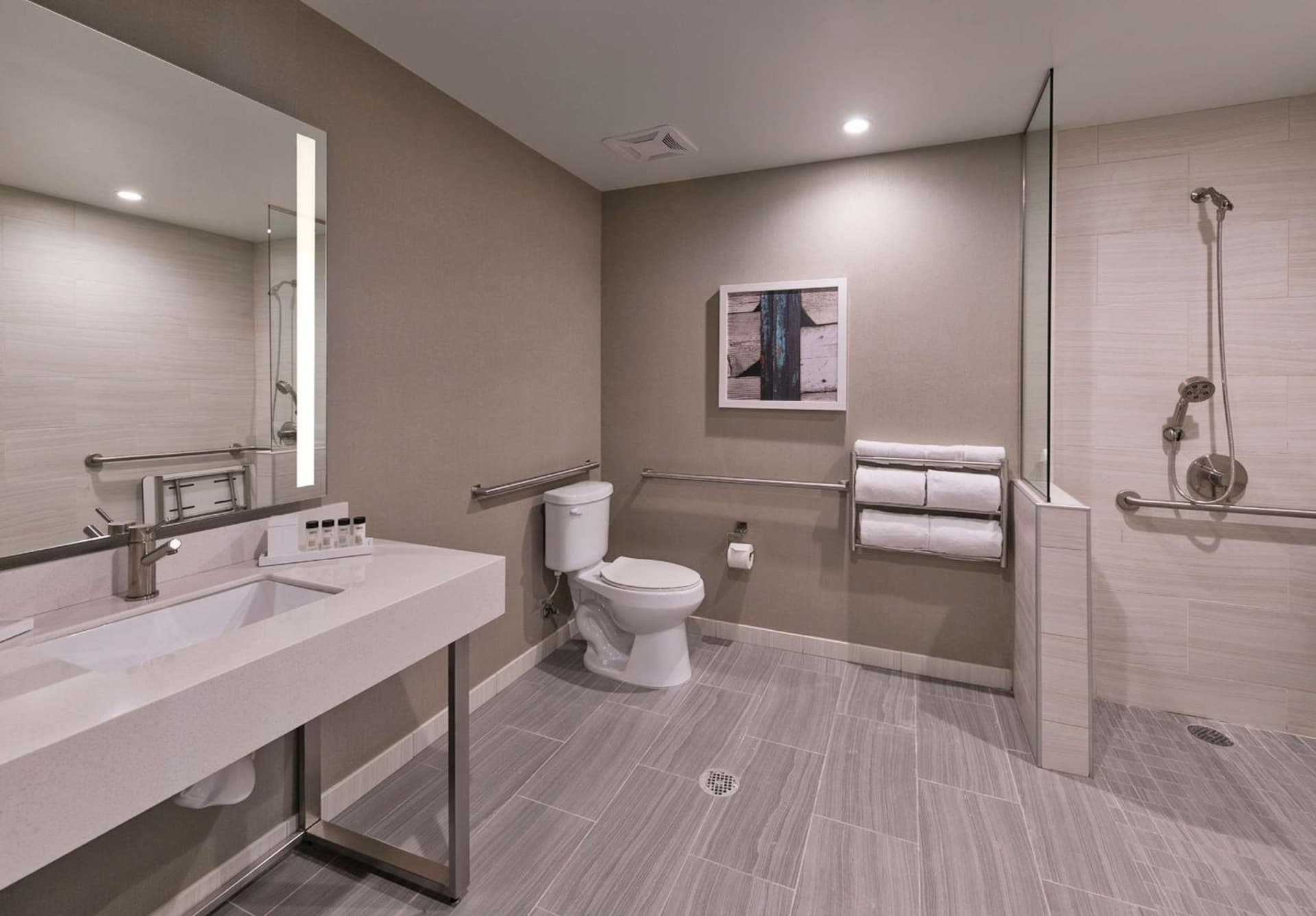 Inn at the Pier Pismo Beach, Curio Collection by Hilton gallery photo in Pismo Beach, CA — image 13
