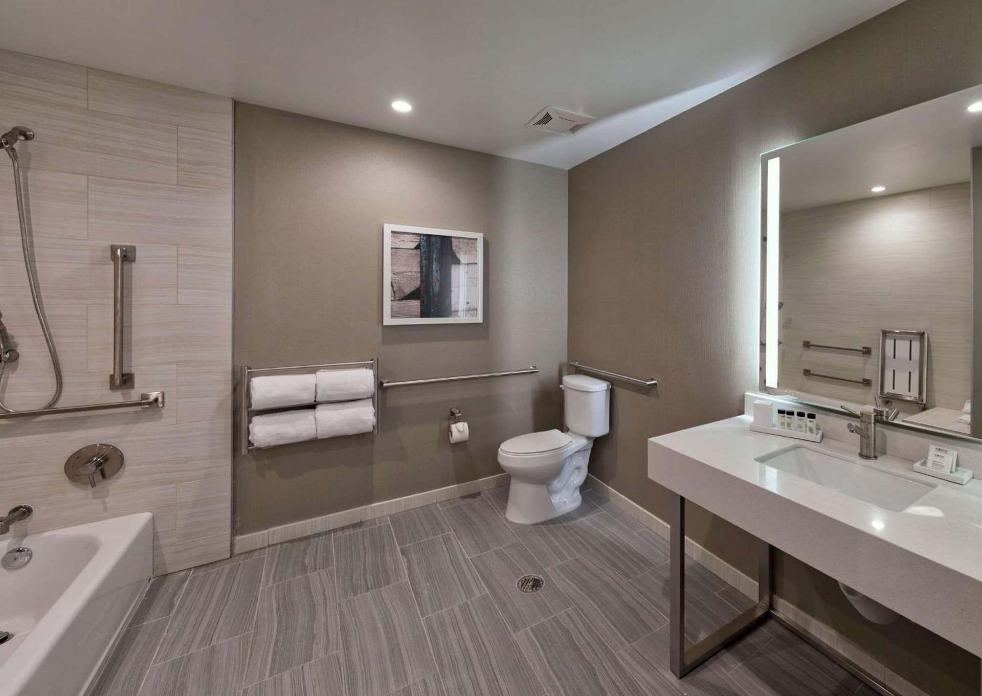 Inn at the Pier Pismo Beach, Curio Collection by Hilton gallery photo in Pismo Beach, CA — image 43
