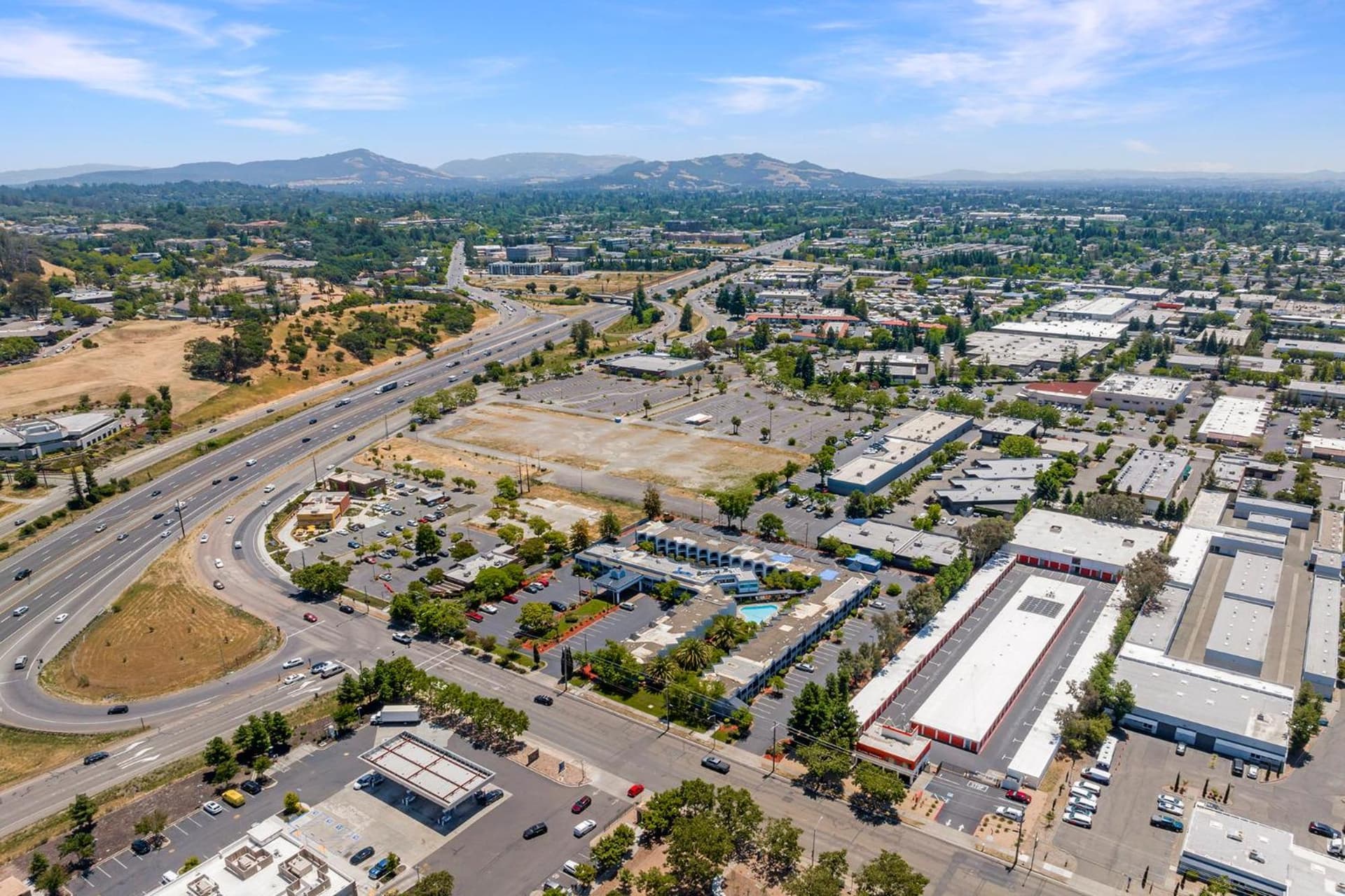 Best Western Plus Wine Country Inn & Suites gallery photo in Santa Rosa, CA — image 11