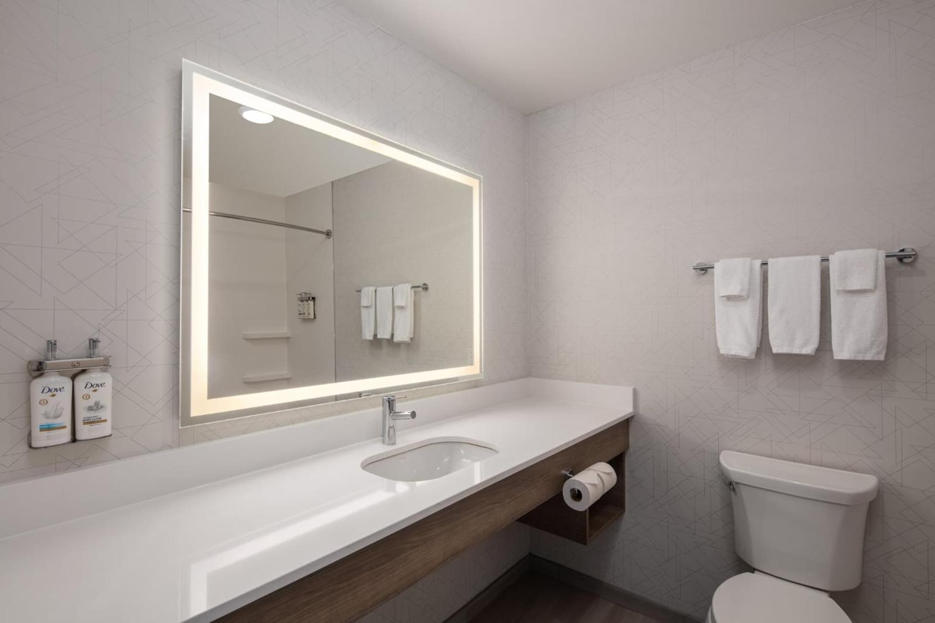 Holiday Inn Express Bothell by IHG property views in Bothell, WA — gallery photo 3