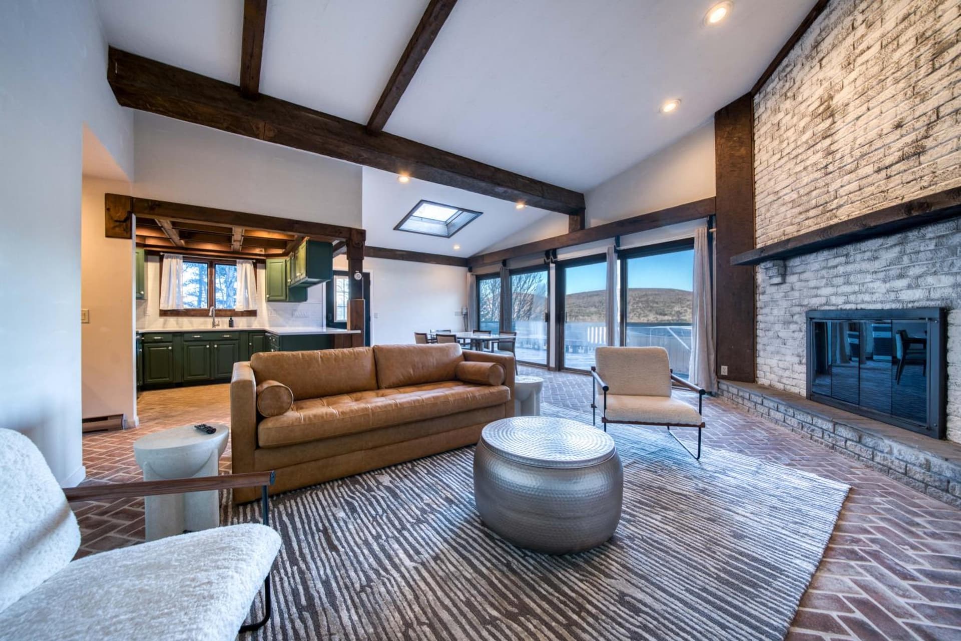 The Haüs Windham - Spacious Suites, Hot Tub, Mountain Views! gallery photo in Windham — image 82