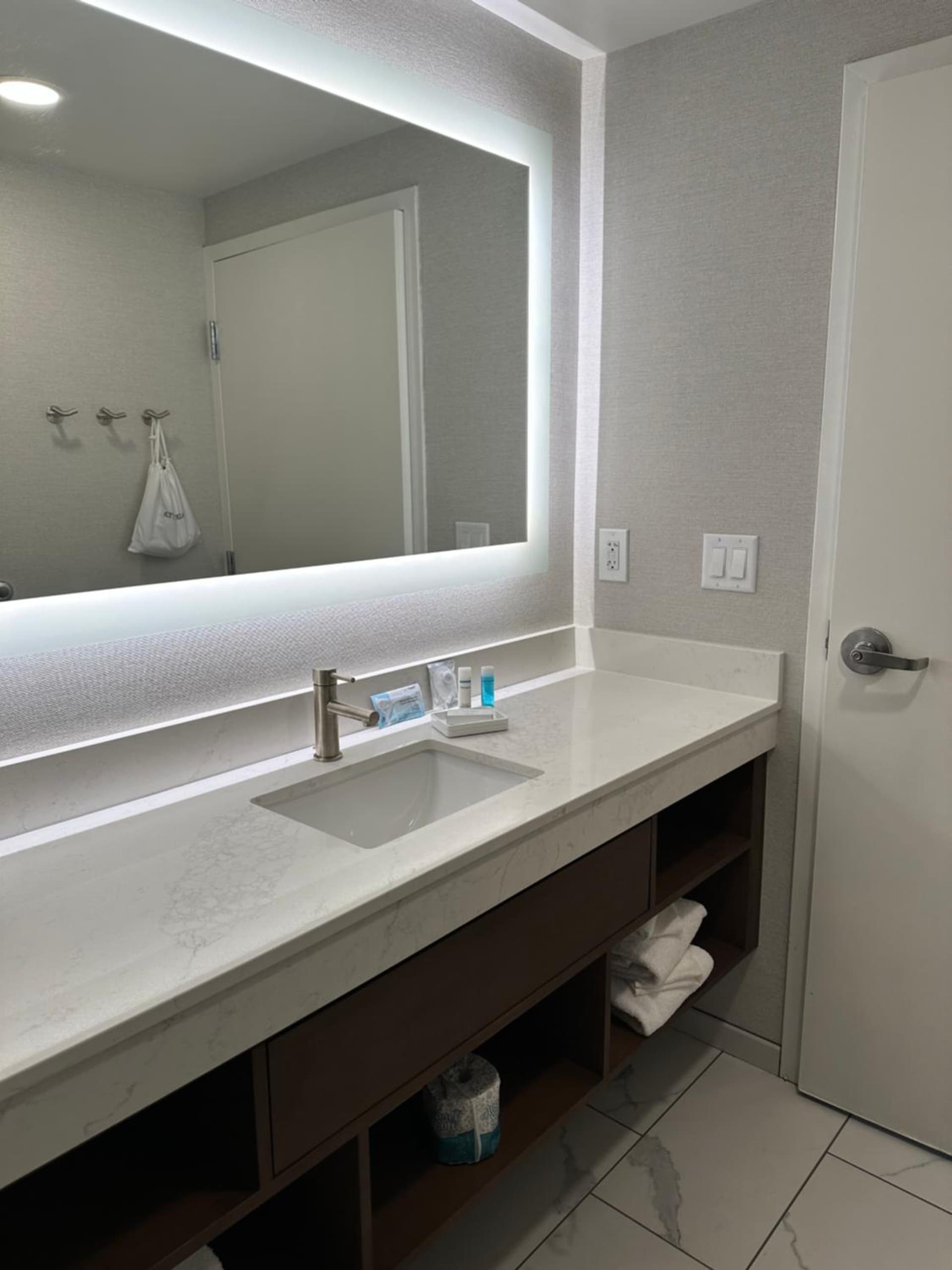 Hampton Inn Virginia Beach-Oceanfront South gallery photo in Virginia Beach, VA — image 42