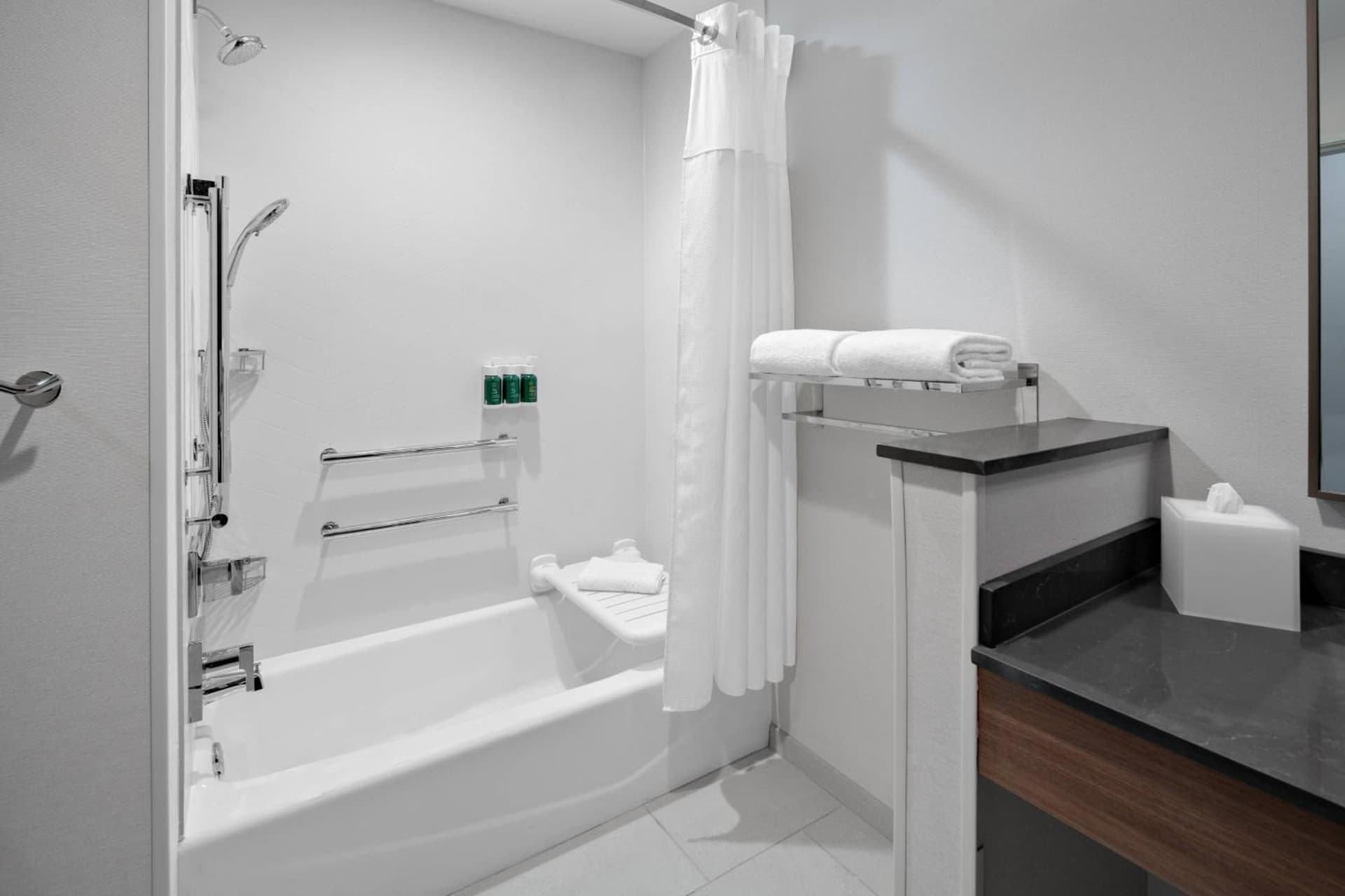 Fairfield Inn & Suites by Marriott Lake Geneva gallery photo in Lake Geneva, WI — image 12