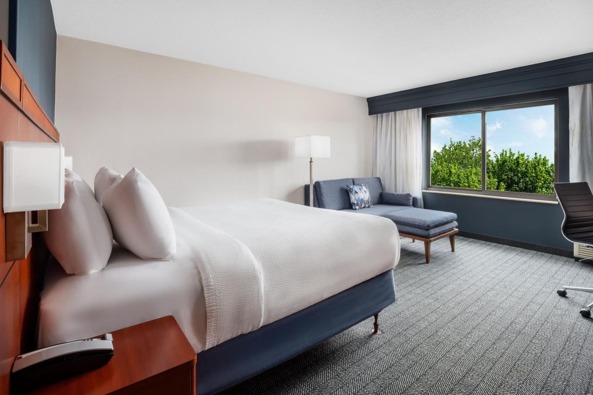 Courtyard by Marriott Manchester-Boston Regional Airport gallery photo in Manchester, NH — image 58