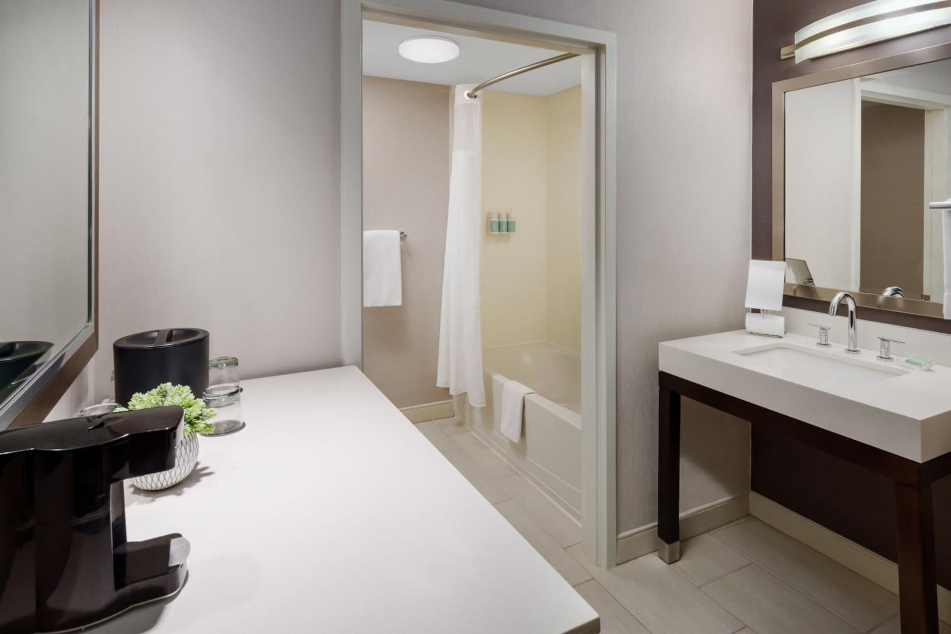 Courtyard by Marriott Manchester-Boston Regional Airport gallery photo in Manchester, NH — image 32