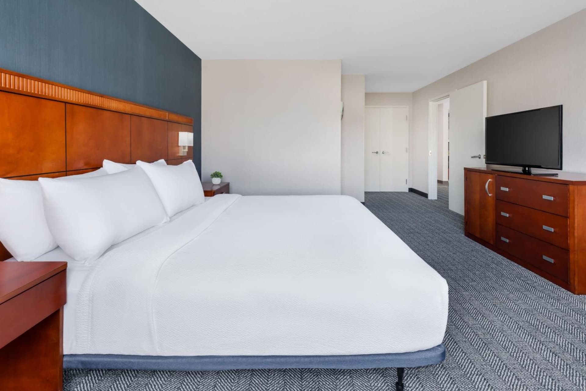 Courtyard by Marriott Manchester-Boston Regional Airport gallery photo in Manchester, NH — image 61