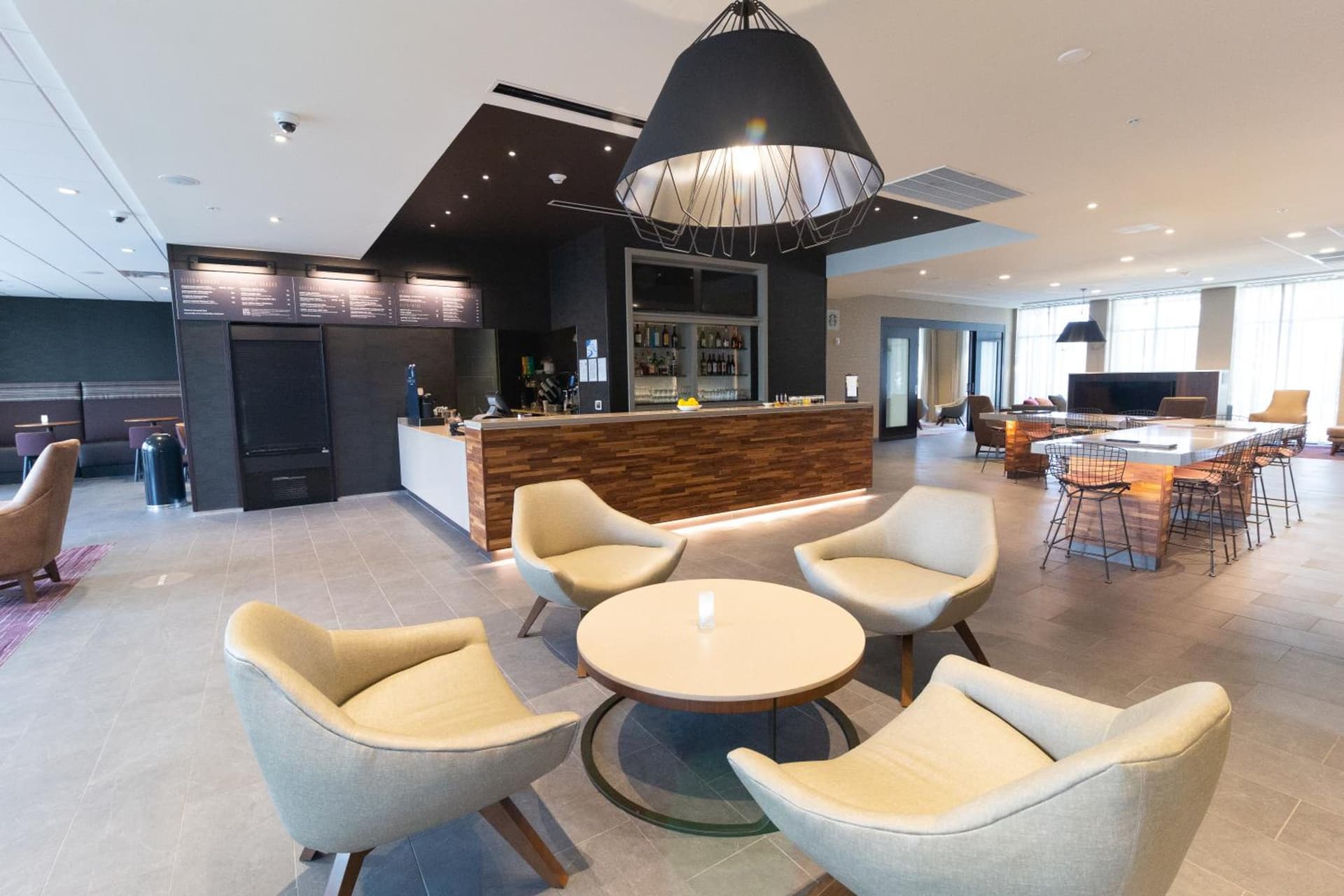 Courtyard by Marriott Cartersville interior in Cartersville, GA — gallery photo 2
