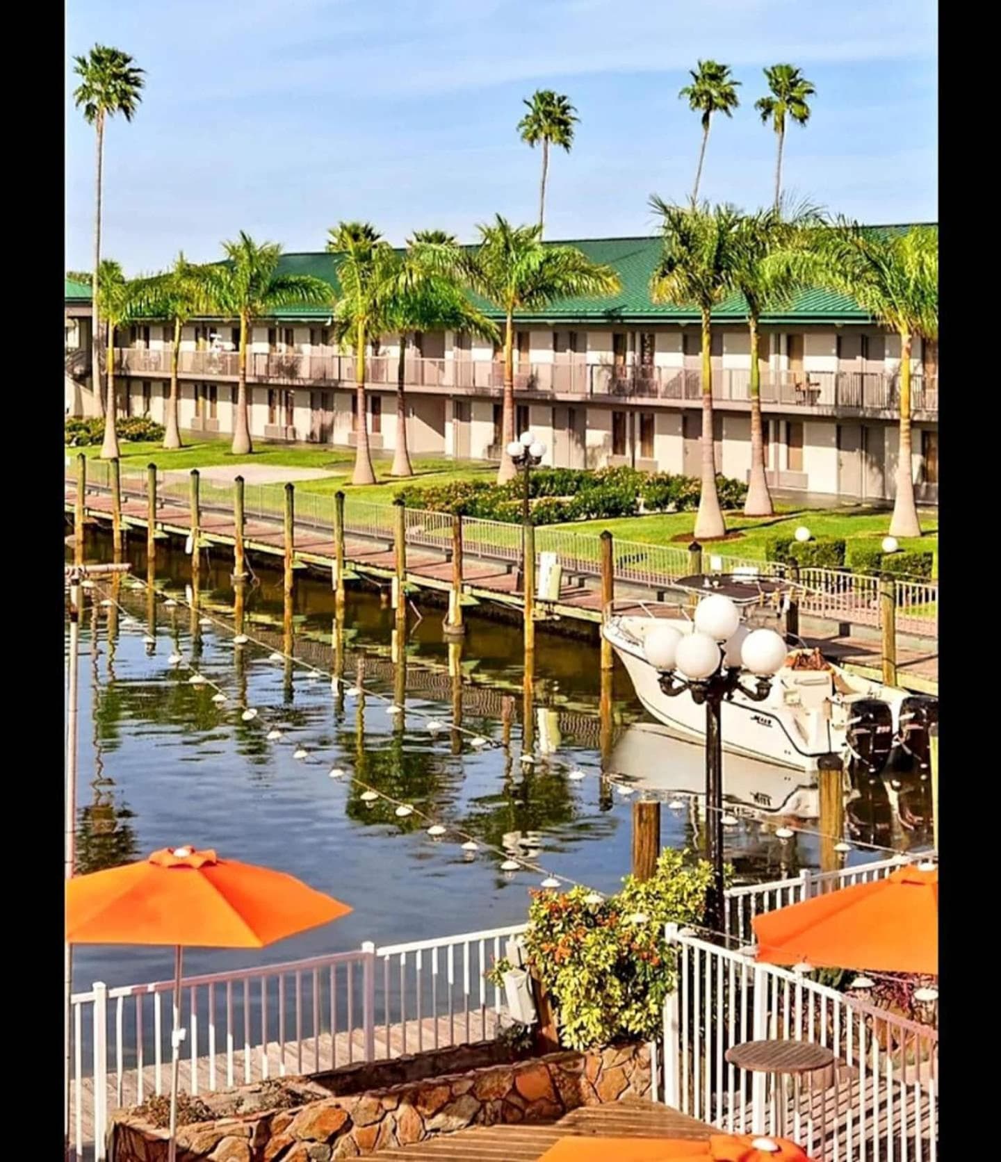 Slice of Sarasota's Paradise Sarasota Bayfront featured exterior or lobby in Sarasota, FL — similar hotel