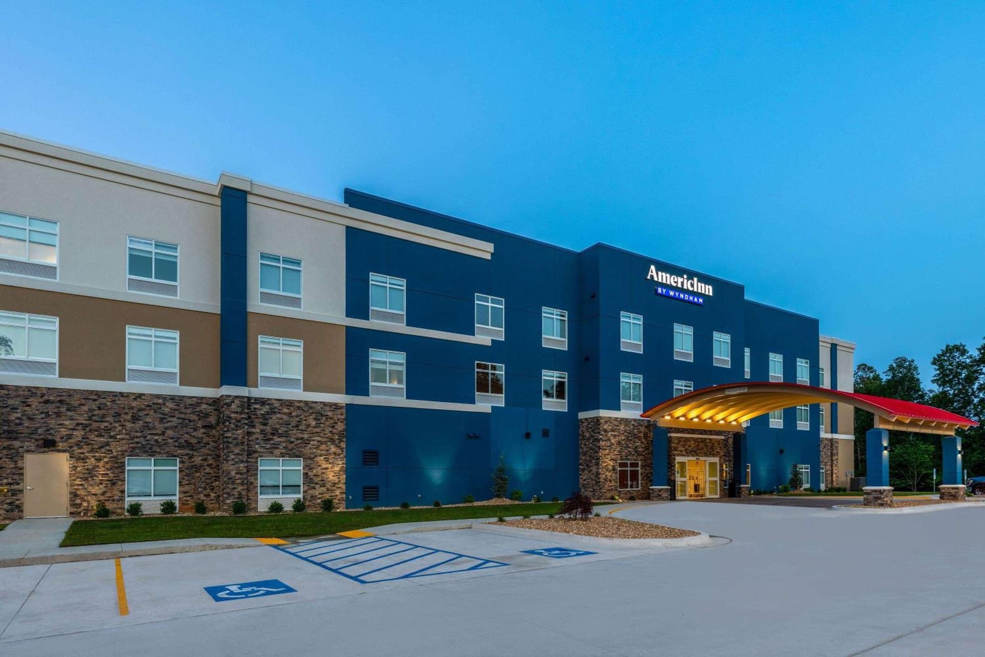 AmericInn by Wyndham Mountain Home interior in Mountain Home, AR — gallery photo 2