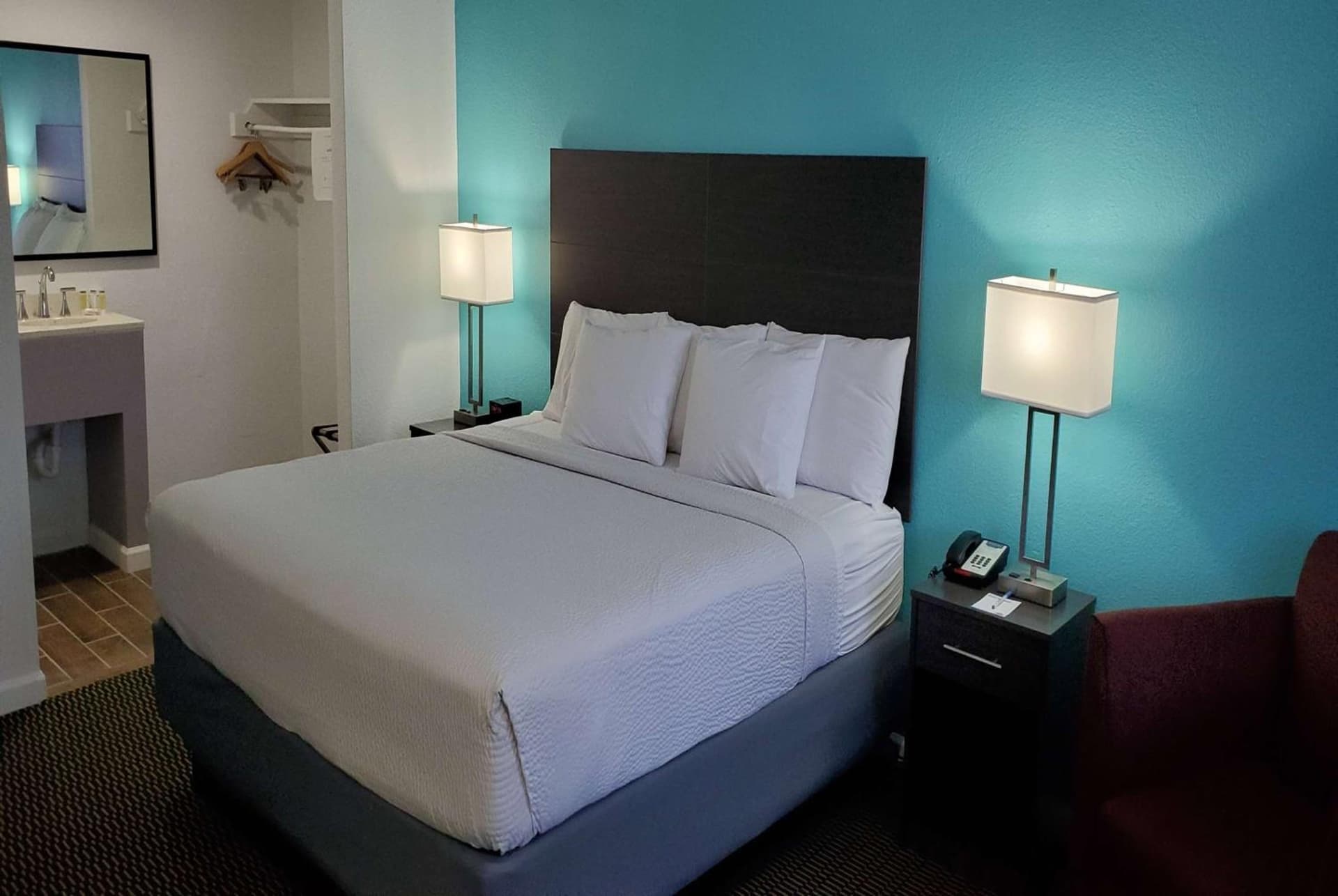 Travelodge by Wyndham Livonia Canton Novi Detroit Area gallery photo in Livonia, MI — image 4