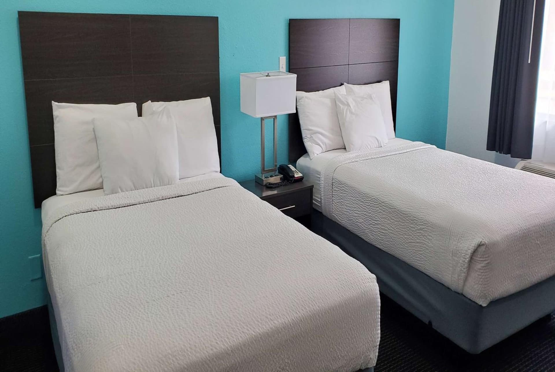 Travelodge by Wyndham Livonia Canton Novi Detroit Area gallery photo in Livonia, MI — image 6