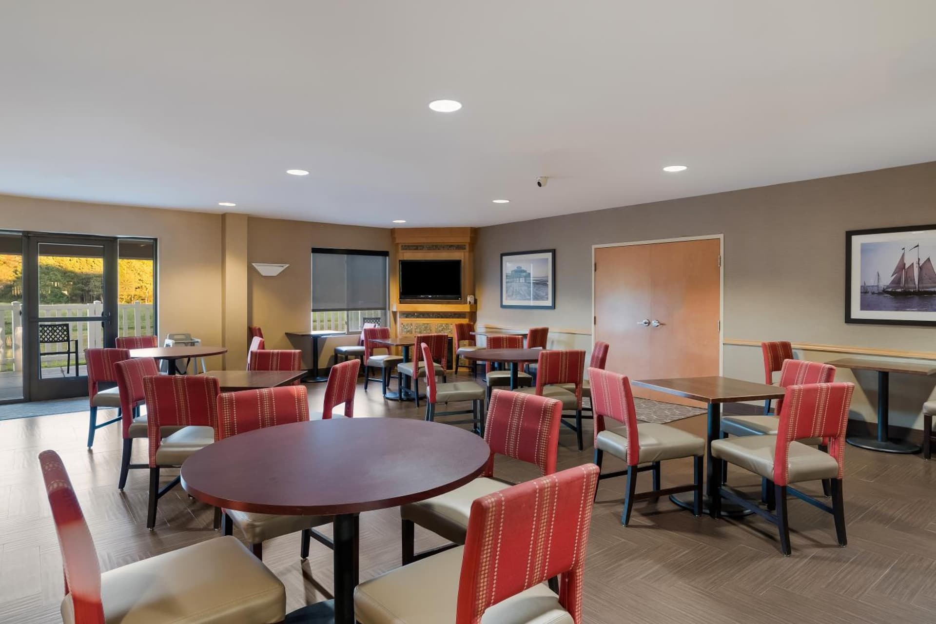Comfort Suites Suffolk - Chesapeake property views in Suffolk, VA — gallery photo 3