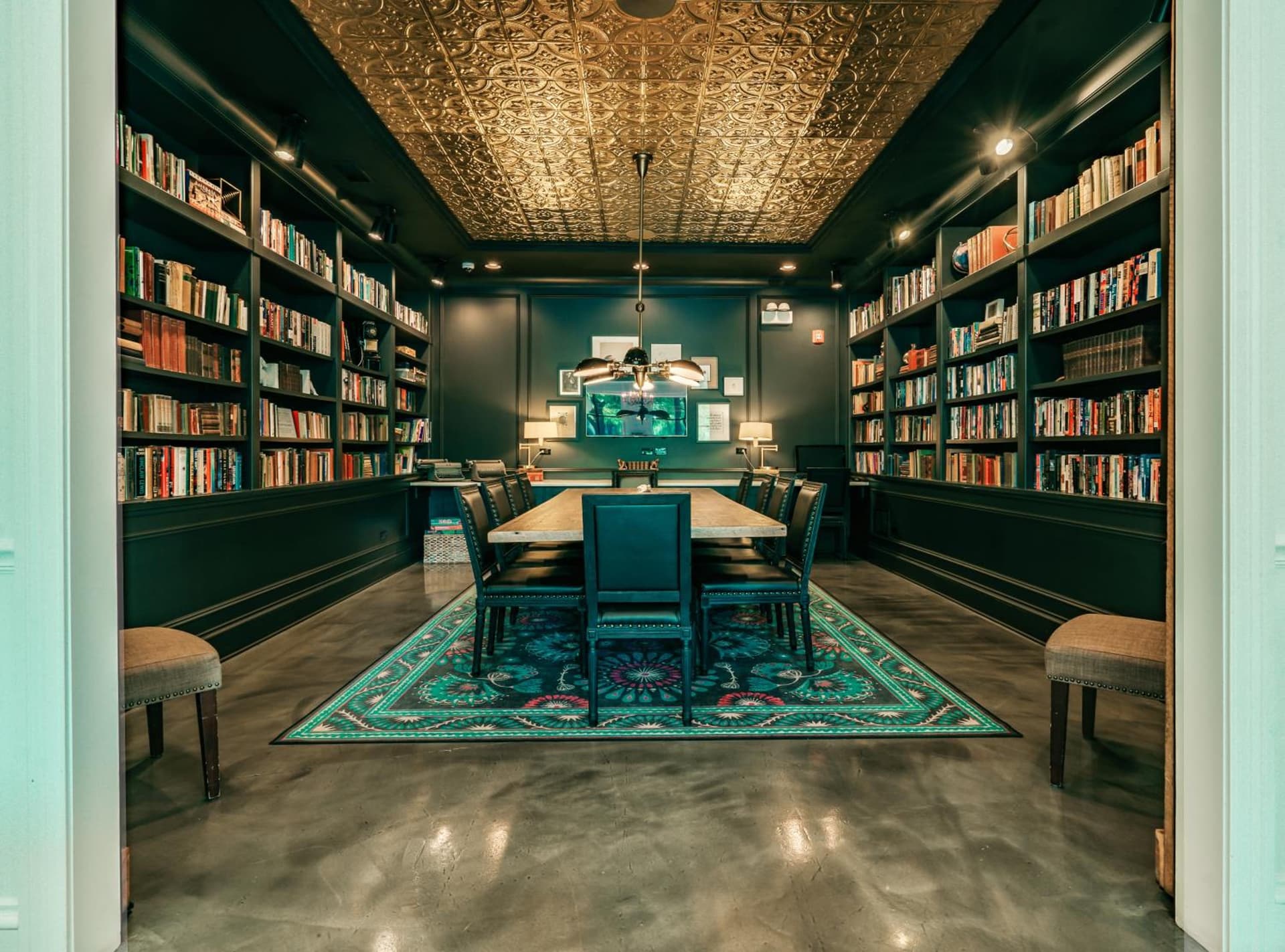 The Guesthouse Hotel gallery photo in Chicago, IL — image 8