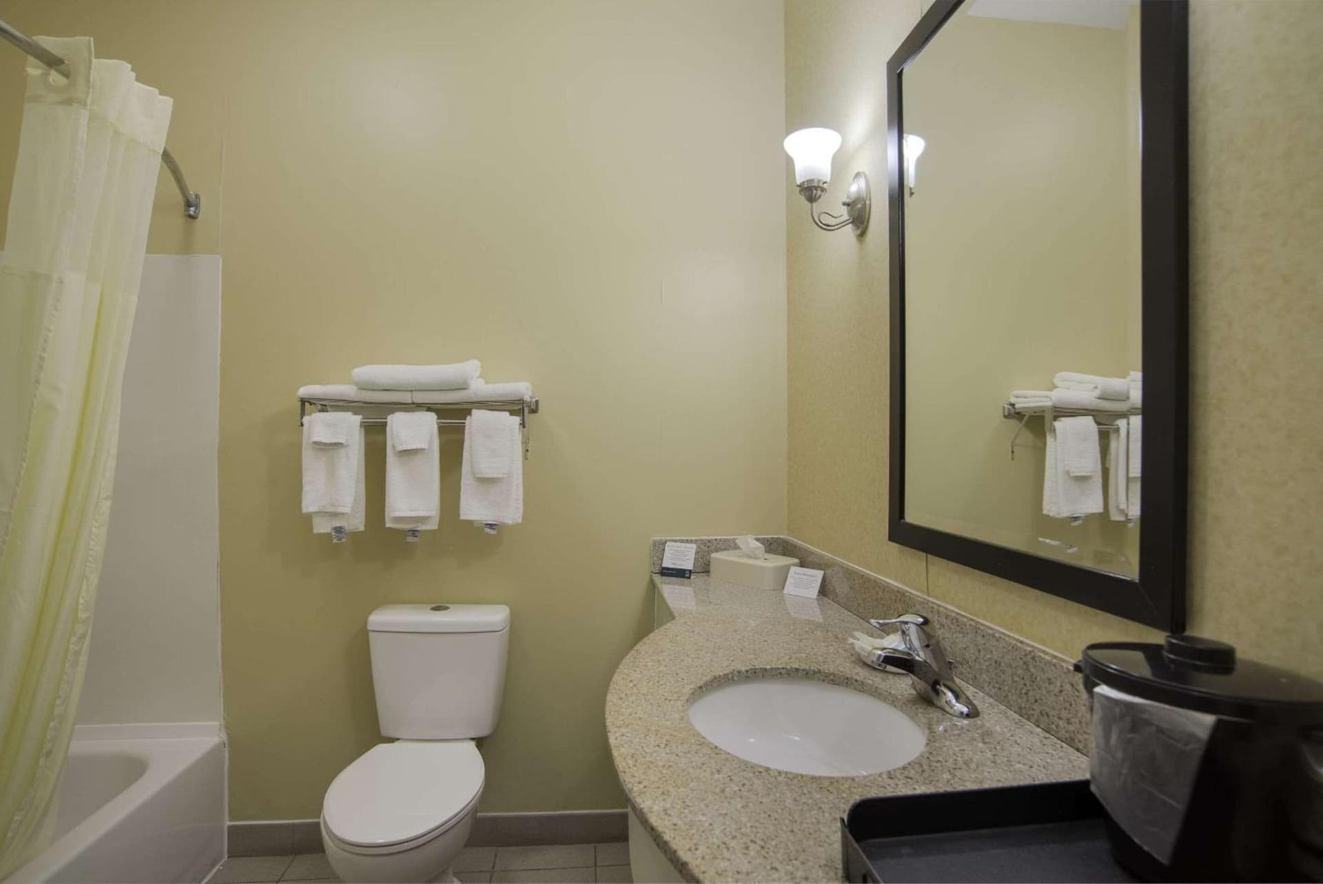 Quality Inn & Suites Chambersburg Northeast gallery photo in Chambersburg, PA — image 36