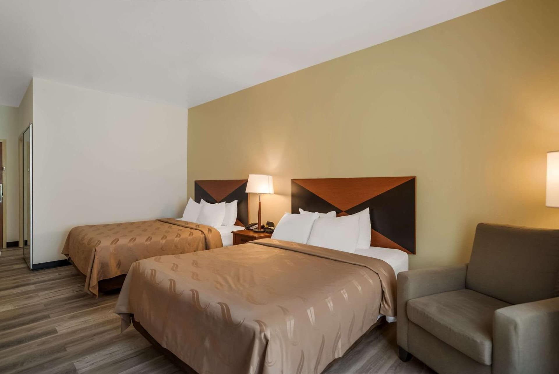 Quality Inn & Suites Chambersburg Northeast gallery photo in Chambersburg, PA — image 14
