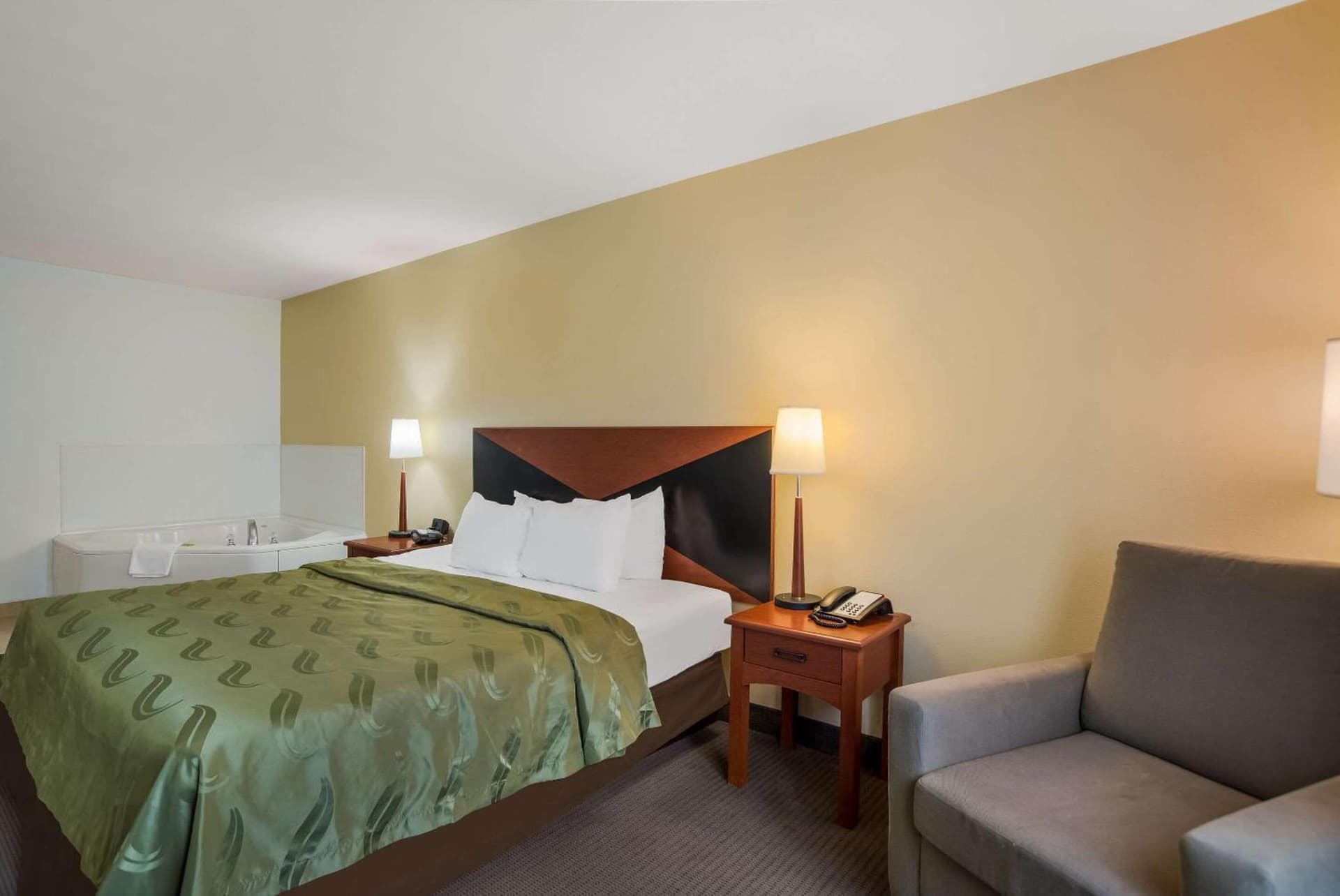 Quality Inn & Suites Chambersburg Northeast gallery photo in Chambersburg, PA — image 65