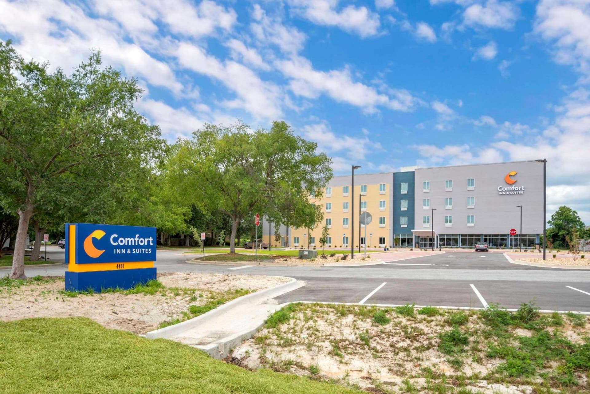 Comfort Inn & Suites Destin near Henderson Beach interior in Destin, FL — gallery photo 2