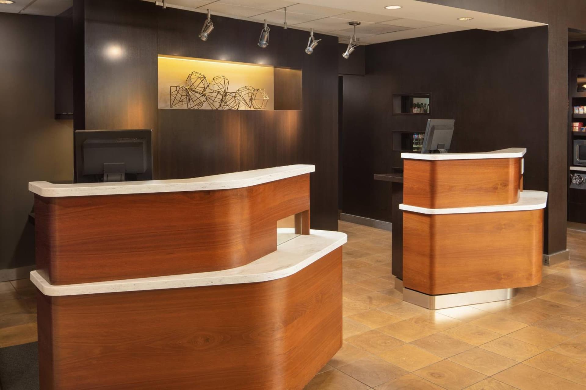 Courtyard Costa Mesa South Coast Metro interior in Santa Ana, CA — gallery photo 2