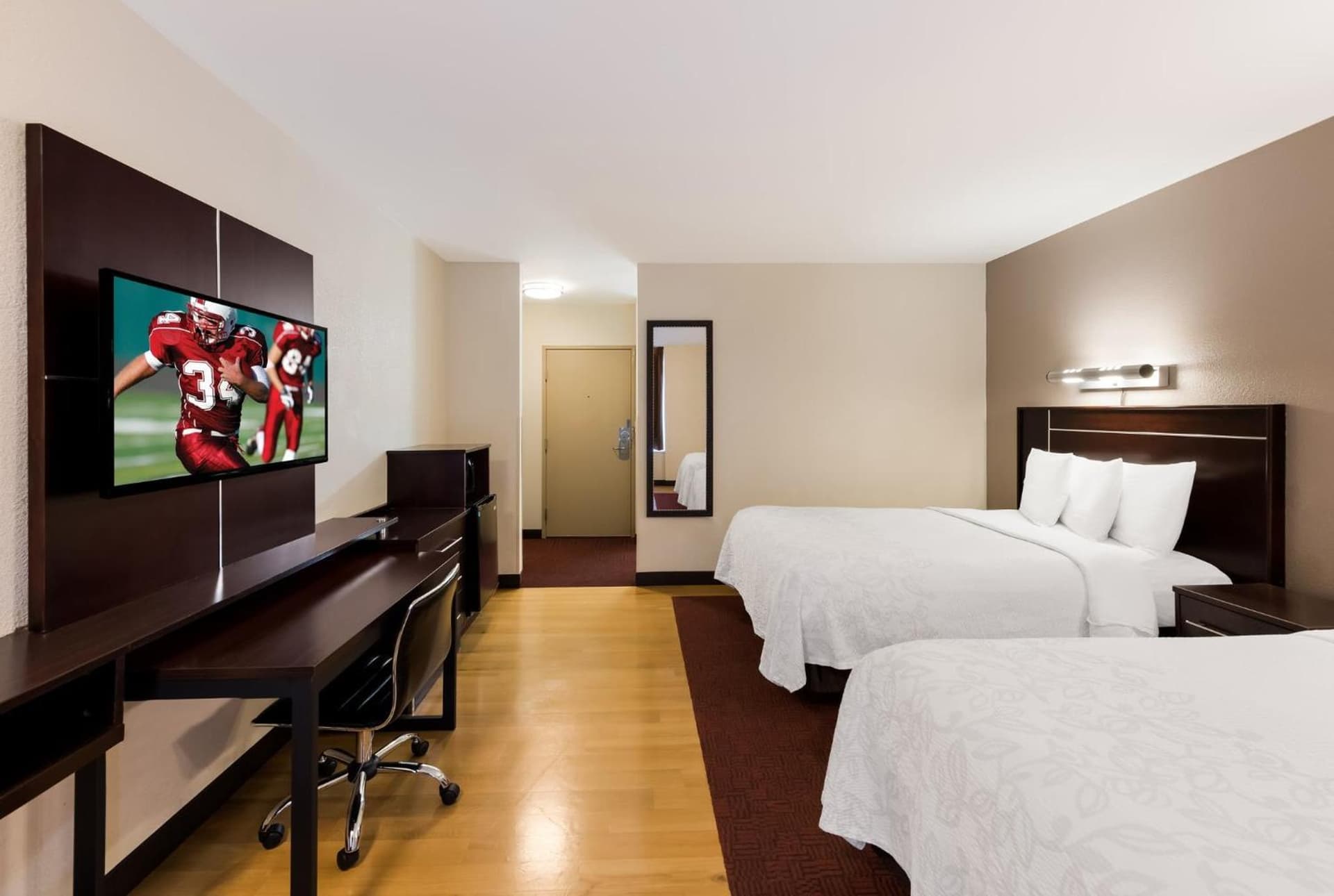 Red Roof Inn PLUS+ Columbus Downtown - Convention Center gallery photo in Columbus, OH — image 14