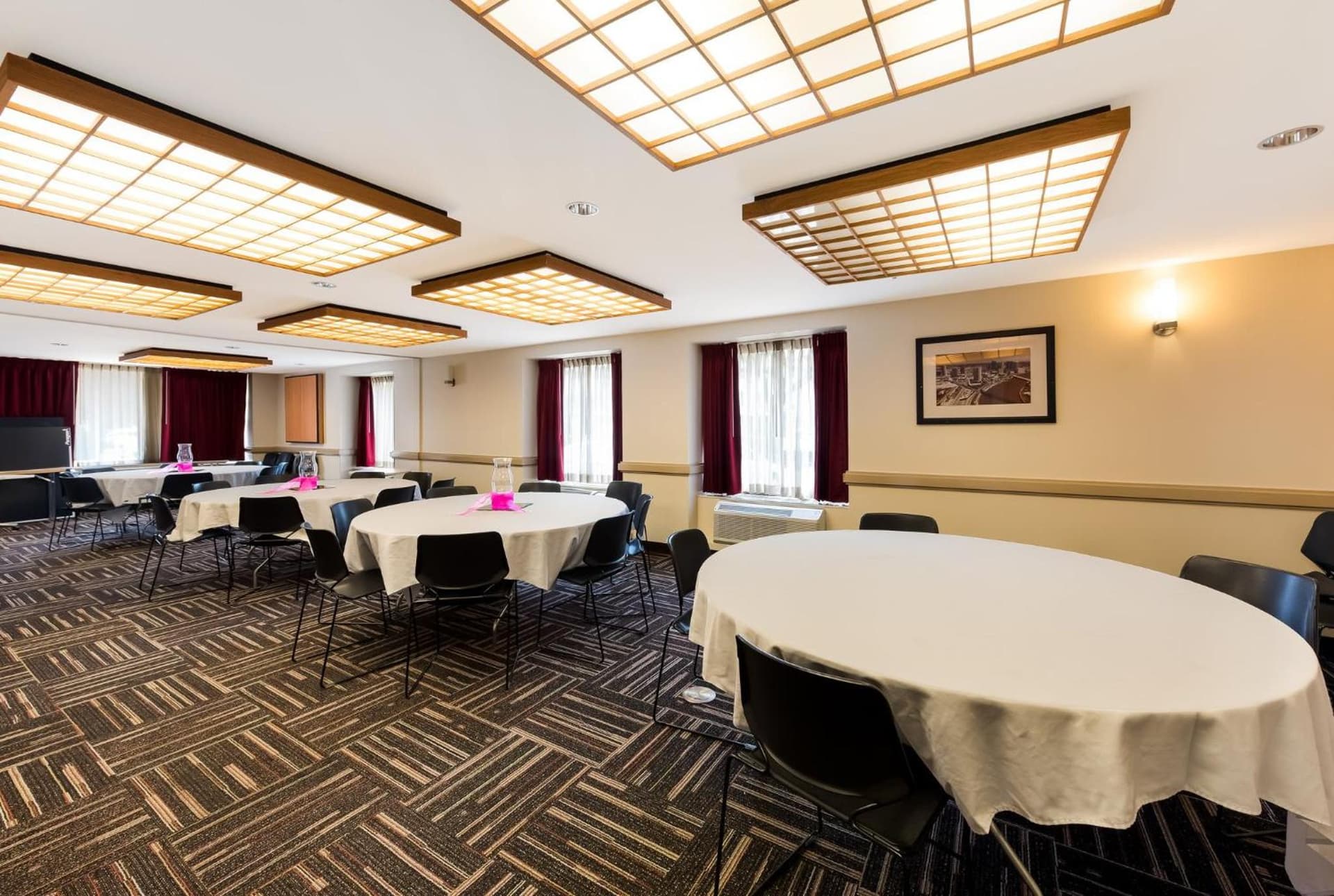 Red Roof Inn PLUS+ Columbus Downtown - Convention Center gallery photo in Columbus, OH — image 40