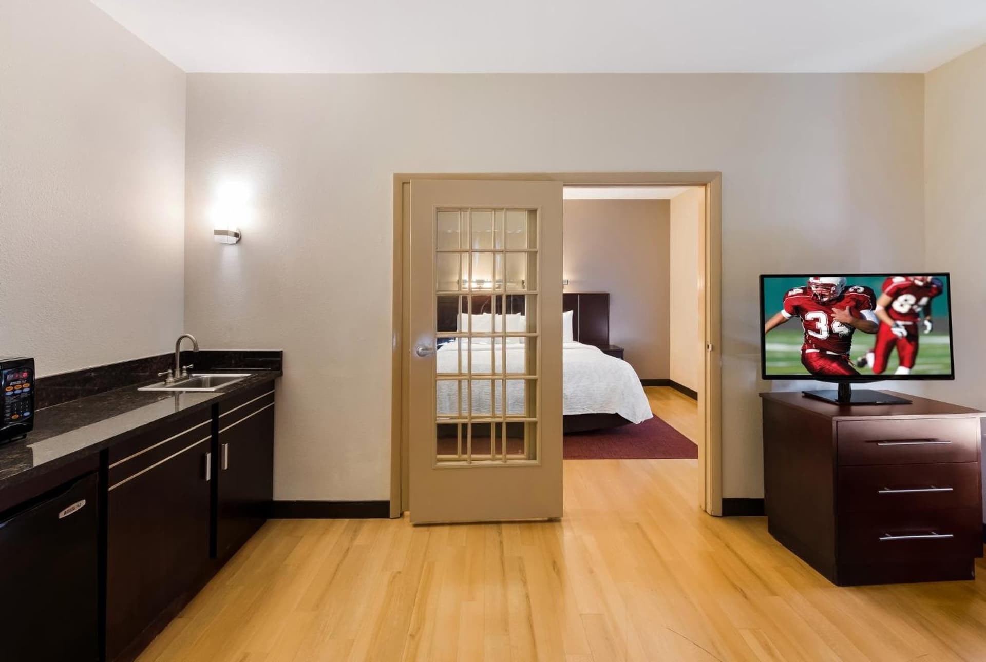 Red Roof Inn PLUS+ Columbus Downtown - Convention Center gallery photo in Columbus, OH — image 20