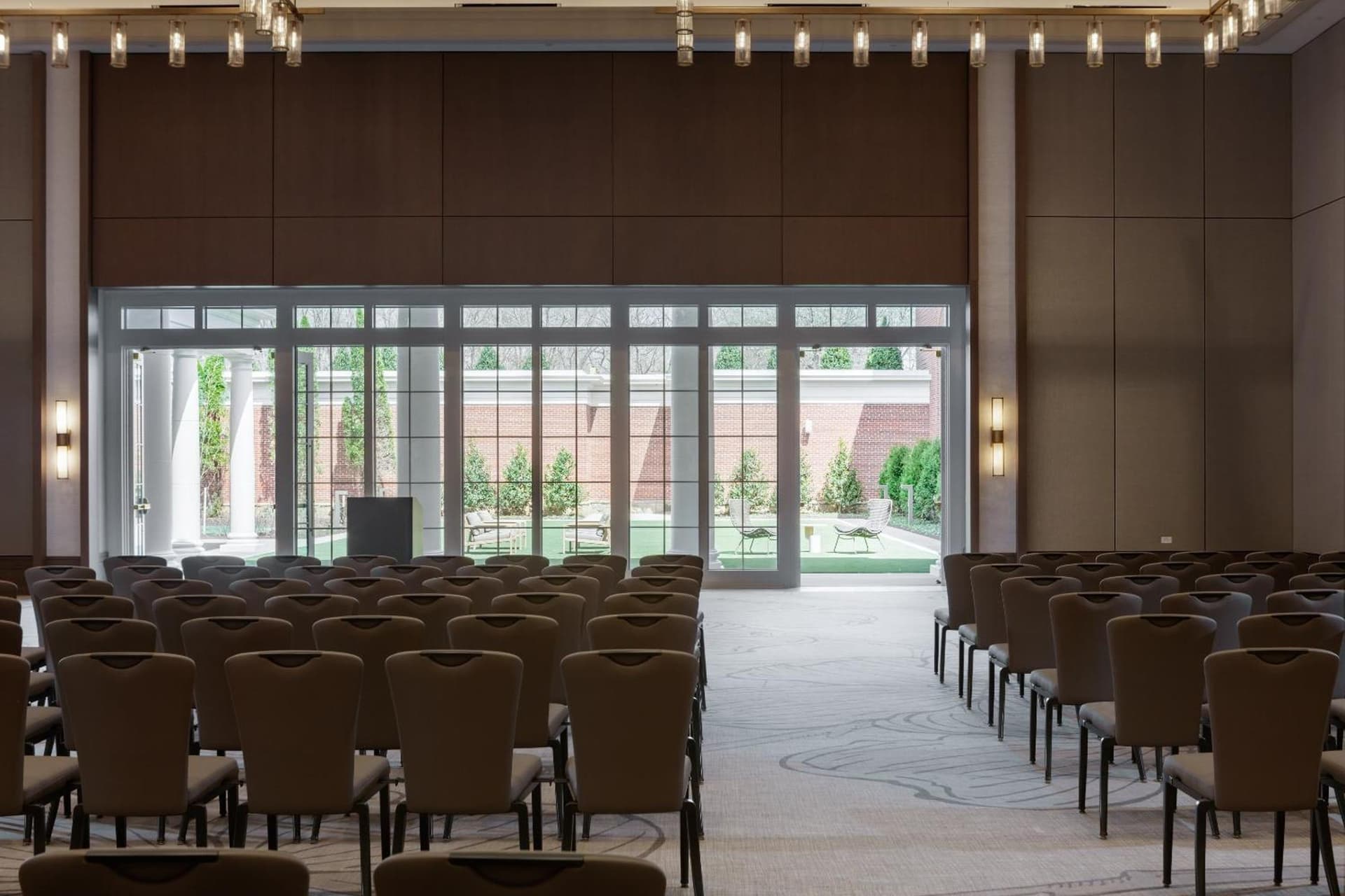 Kimpton - The Forum Hotel by IHG gallery photo in Charlottesville, VA — image 79