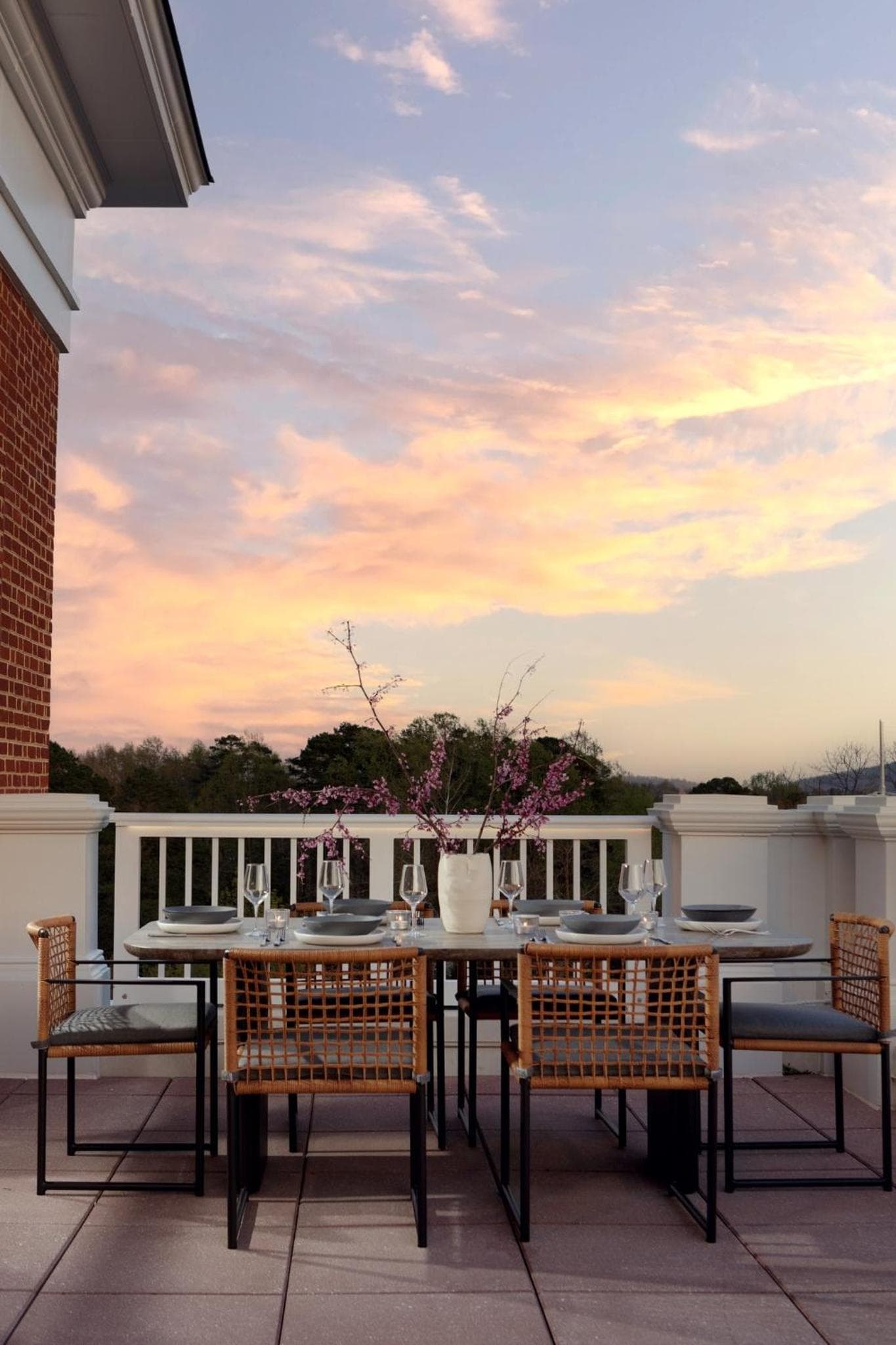 Kimpton - The Forum Hotel by IHG interior in Charlottesville, VA — gallery photo 2