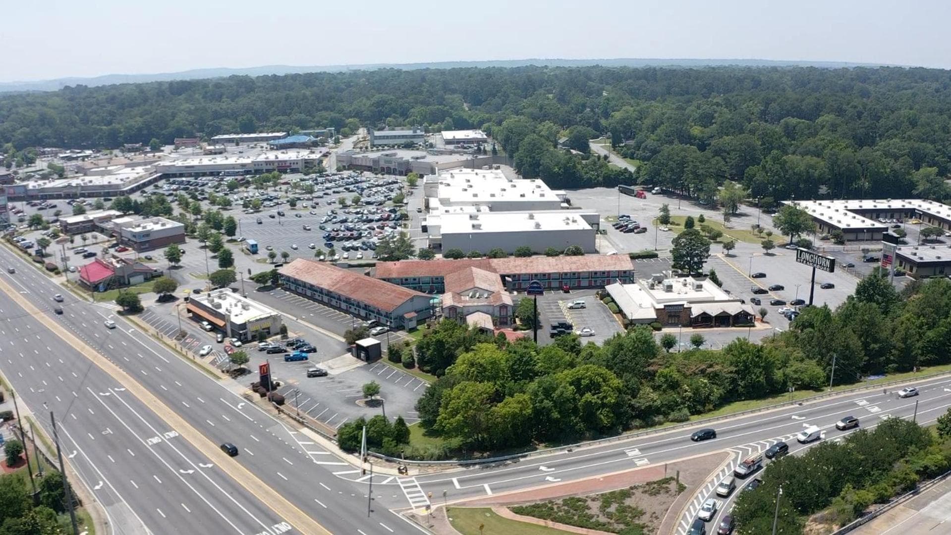 Howard Johnson by Wyndham Columbus Fort Moore gallery photo in Columbus, GA — image 10