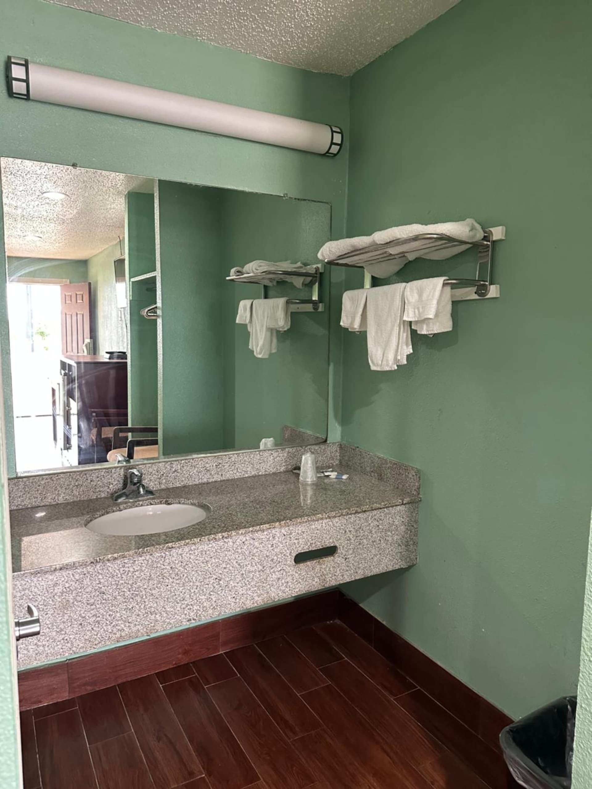 Roadside Inn interior in Floresville, TX — gallery photo 2